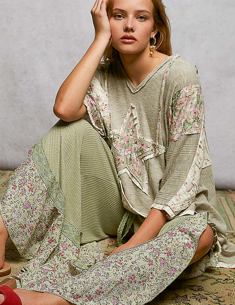 POL Ditzy Floral Star Top - LIGHT GREY on Simply Obsessed