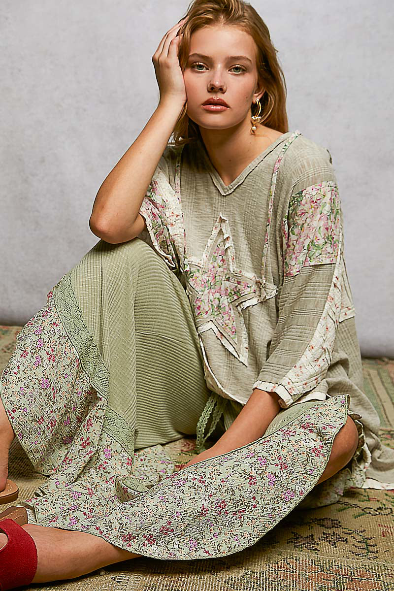 POL Ditzy Floral Star Top - LIGHT GREY on Simply Obsessed