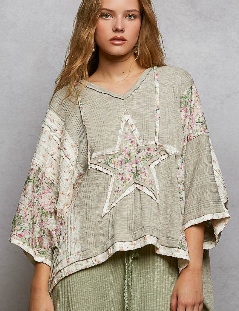 POL Ditzy Floral Star Top - LIGHT GREY on Simply Obsessed