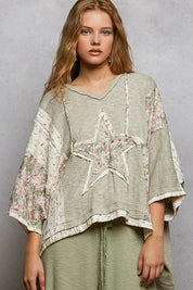 POL Ditzy Floral Star Top - LIGHT GREY on Simply Obsessed