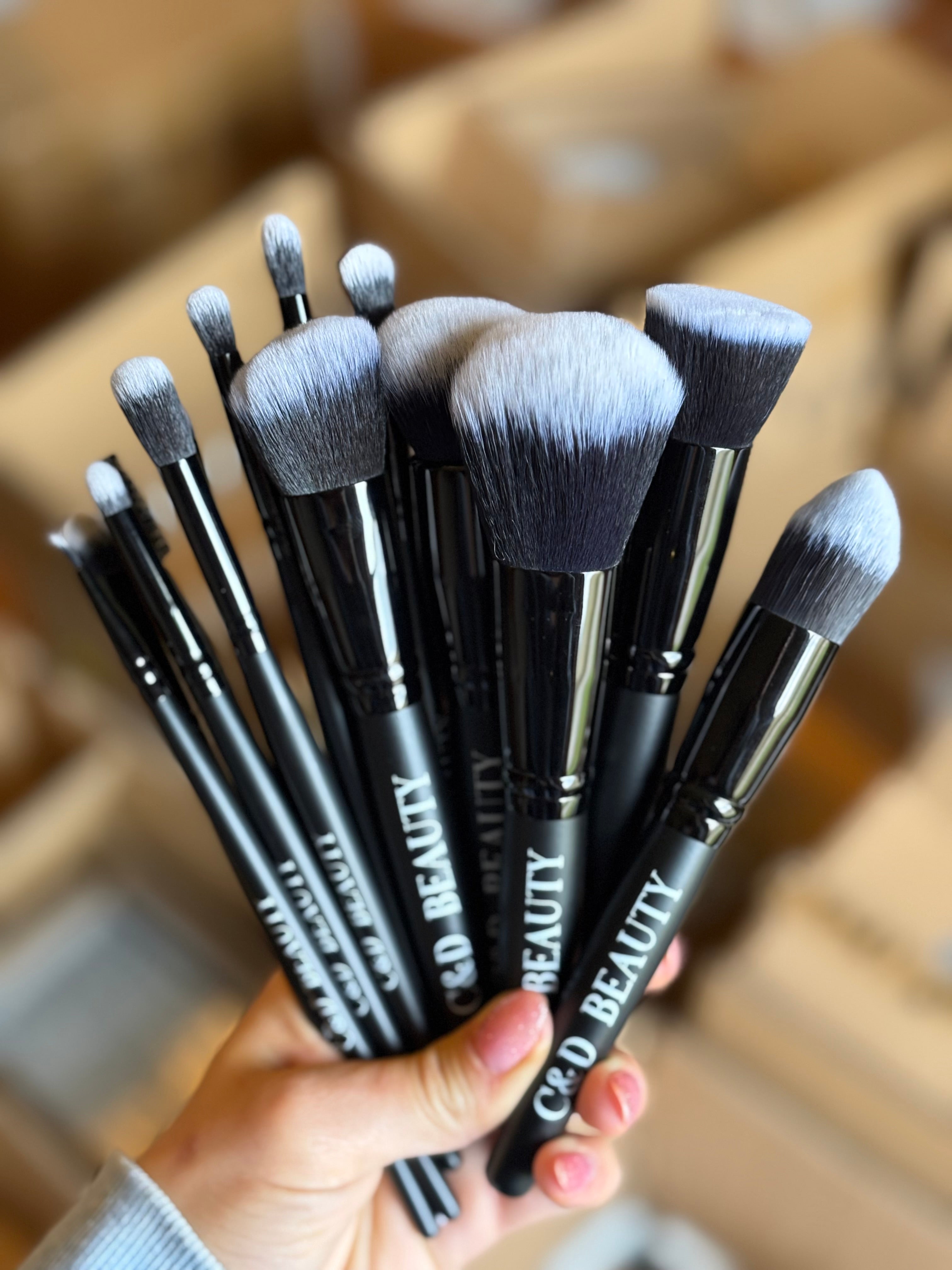 Makeup Brush Set on Simply Obsessed