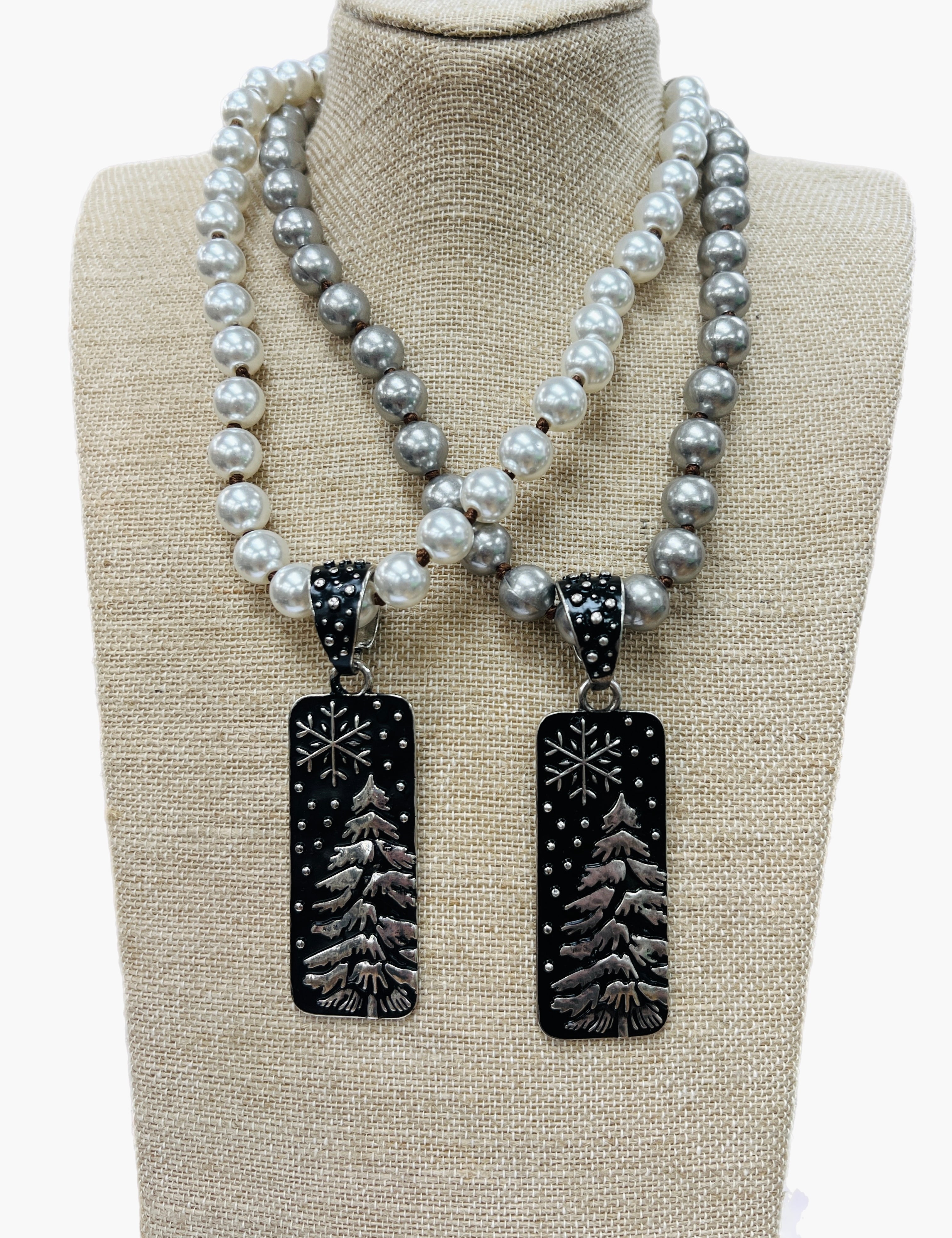 ATG Holiday Tree Necklaces on Simply Obsessed