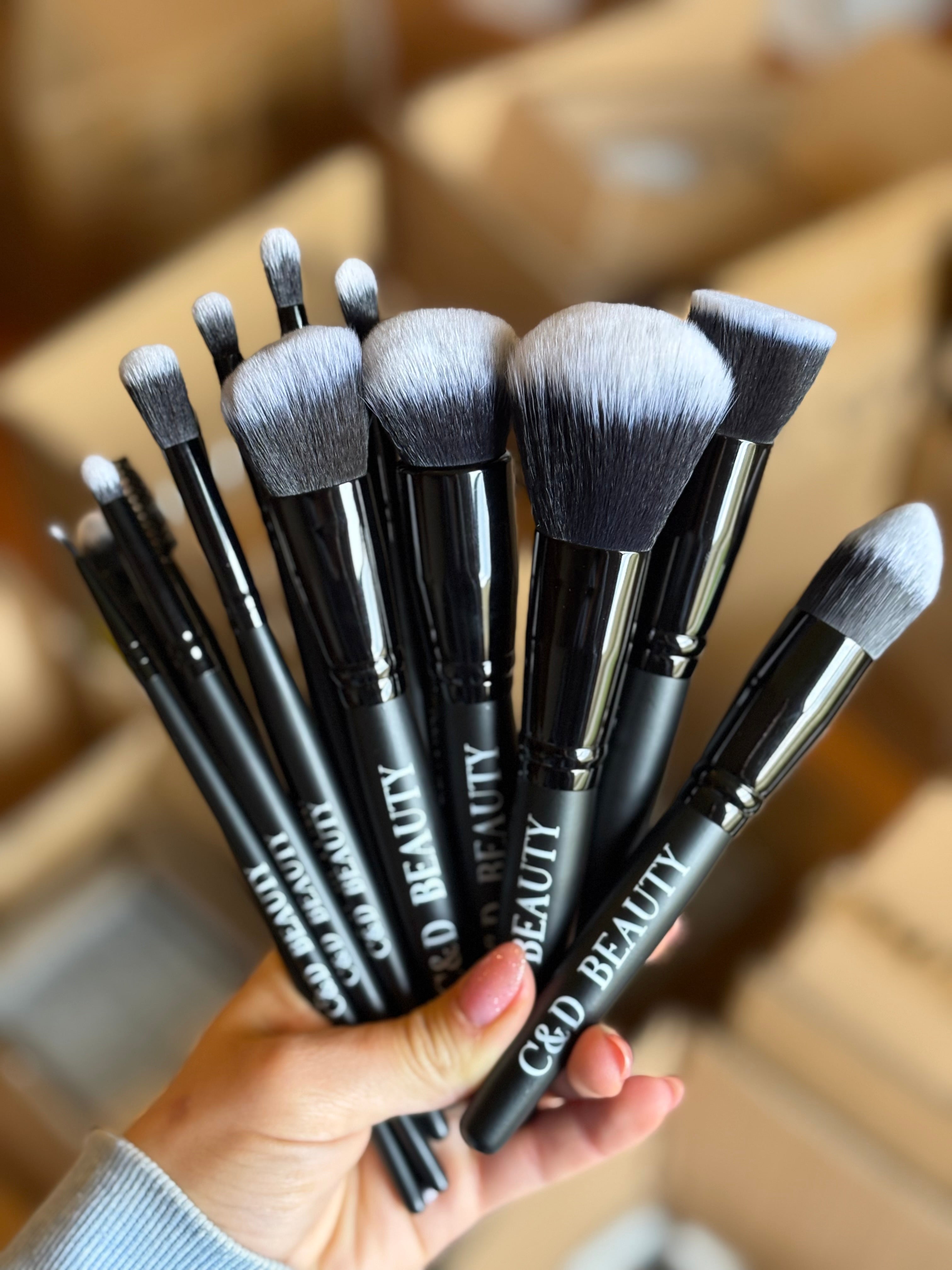 Makeup Brush Set on Simply Obsessed