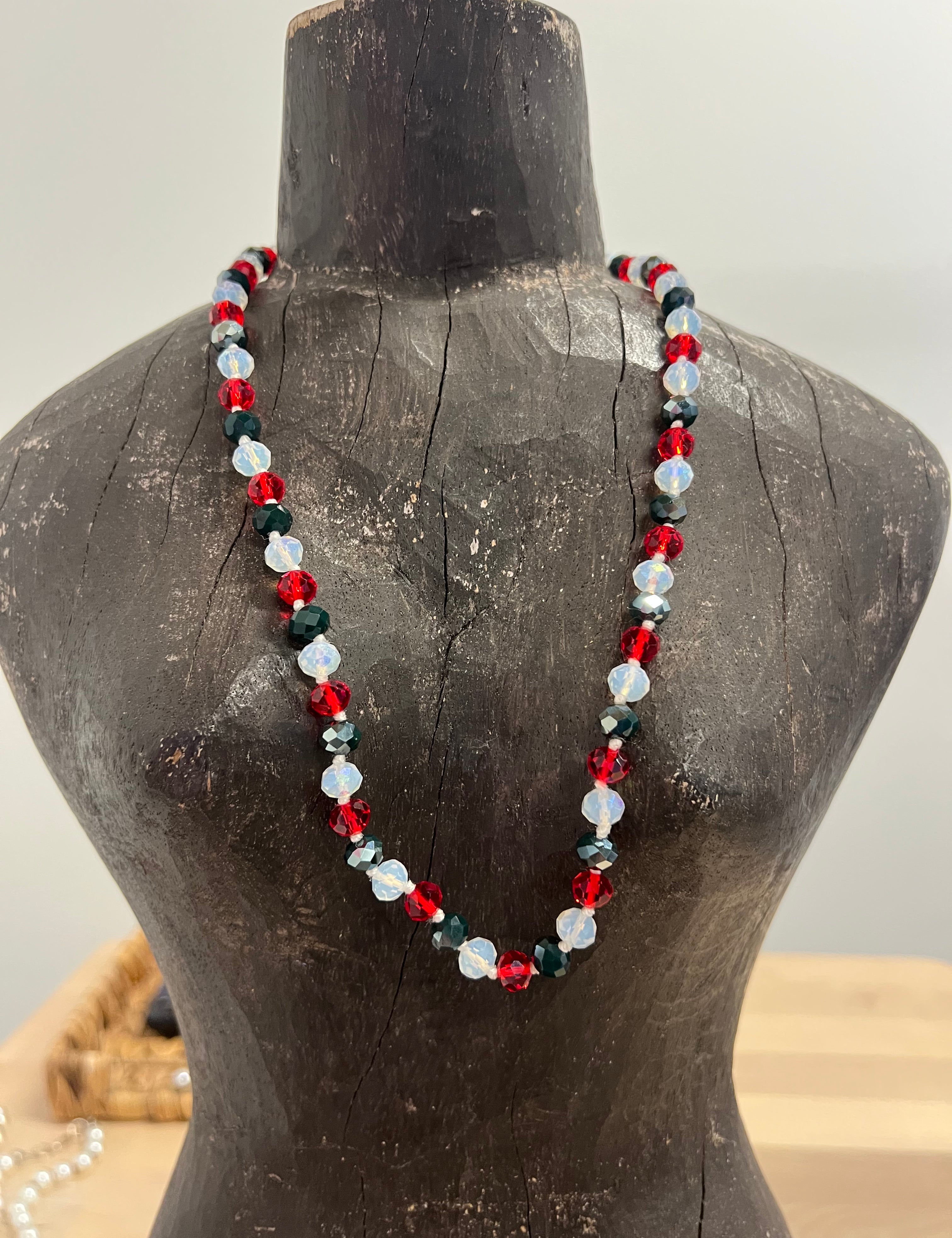 ATG DOORBUSTER Classic Holiday Necklace on Simply Obsessed