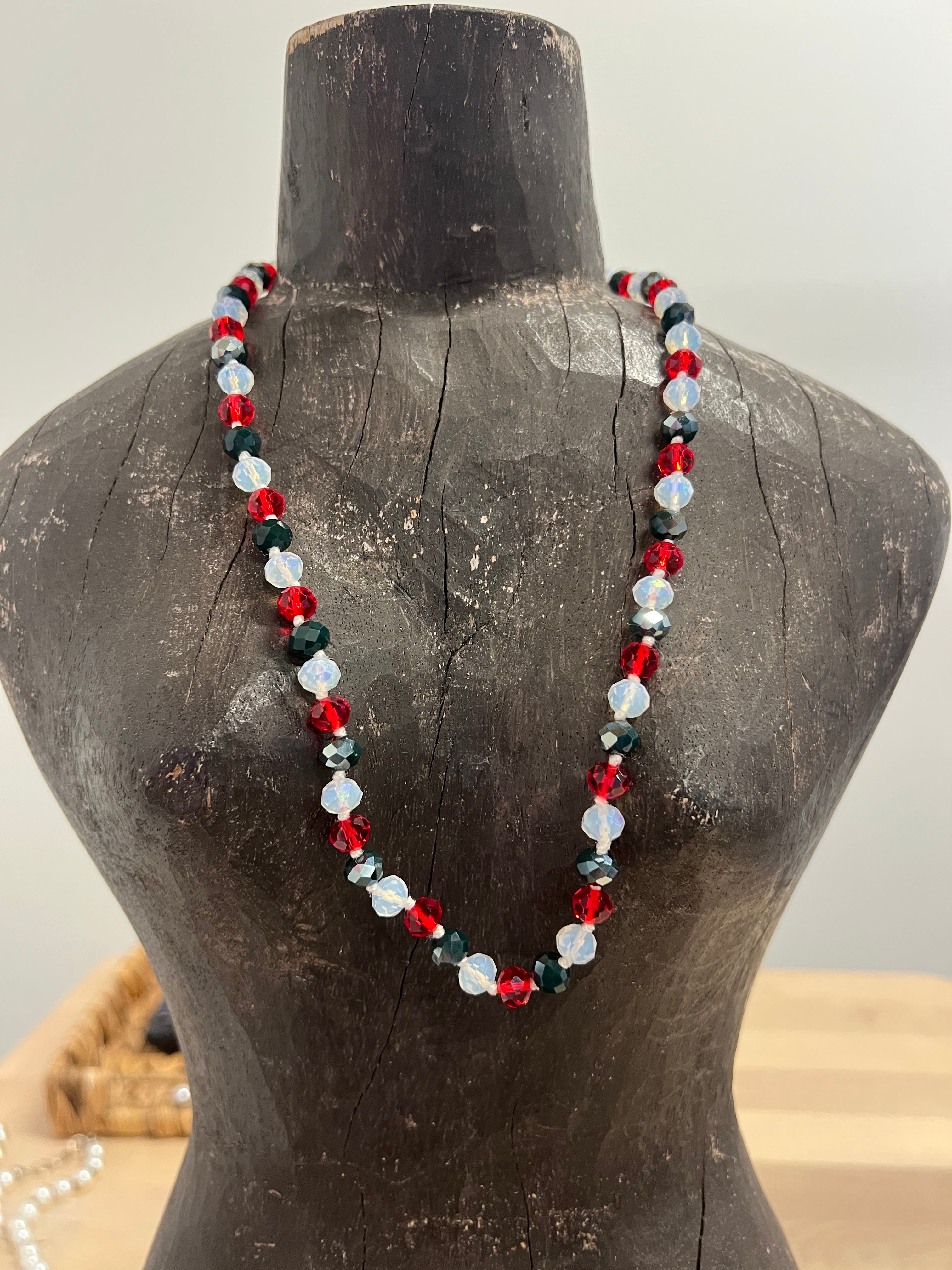 ATG DOORBUSTER Classic Holiday Necklace on Simply Obsessed