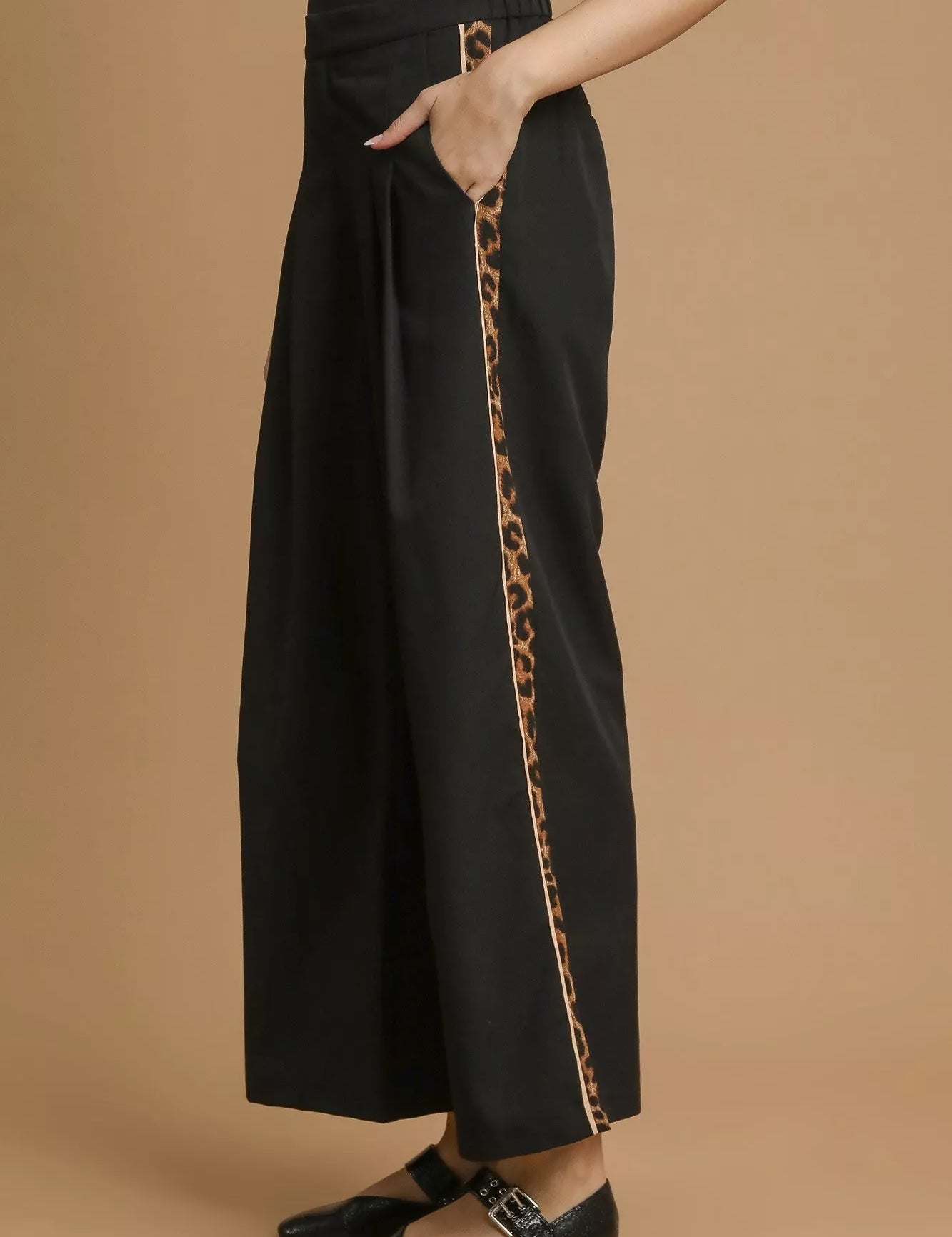 Umgee Front Pleated Wide-Leg Pants with Contrast Trim on Simply Obsessed