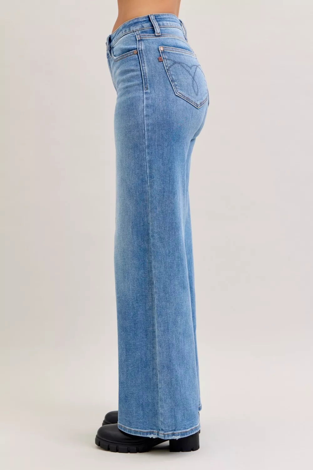 JUDY BLIUE Mid Rise Retro Wide Leg Jeans on Simply Obsessed