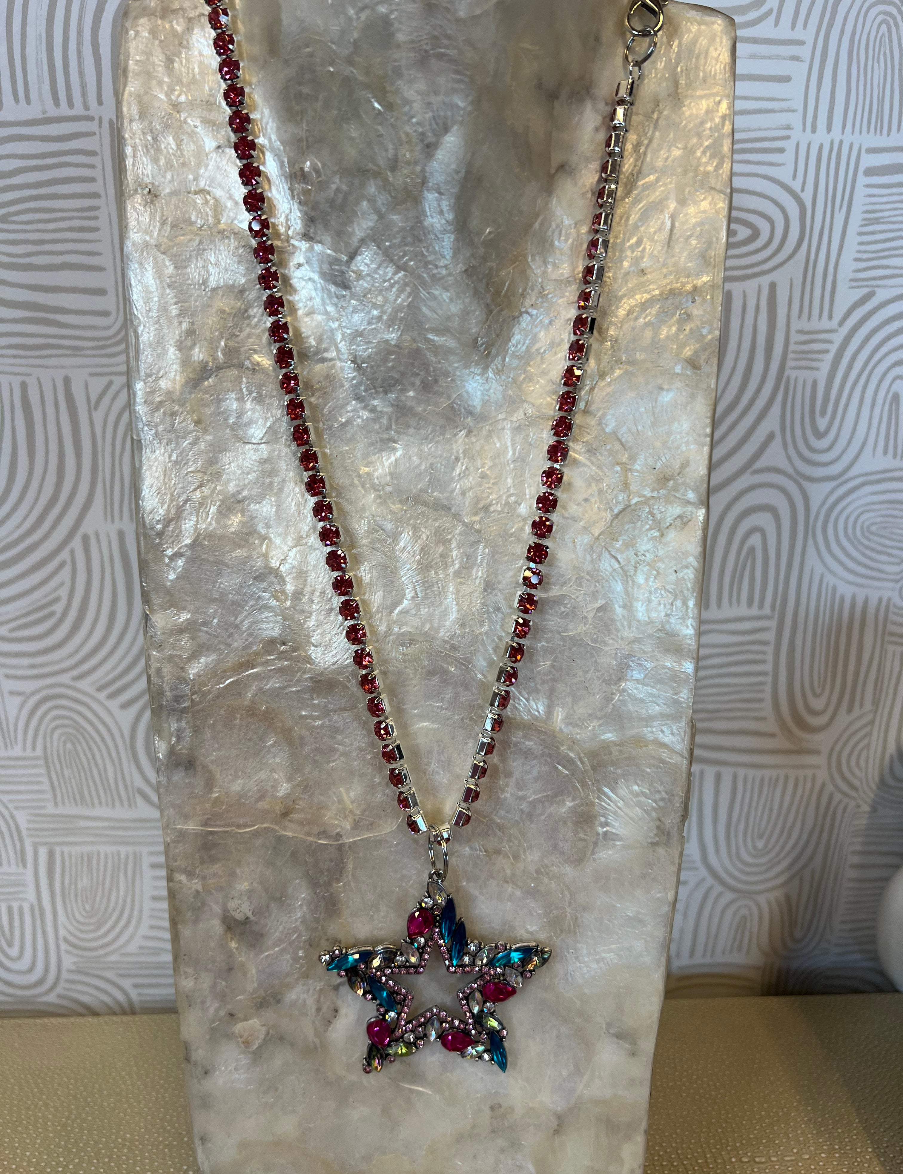 JEWELRY SALE Bling Star Necklace on Simply Obsessed