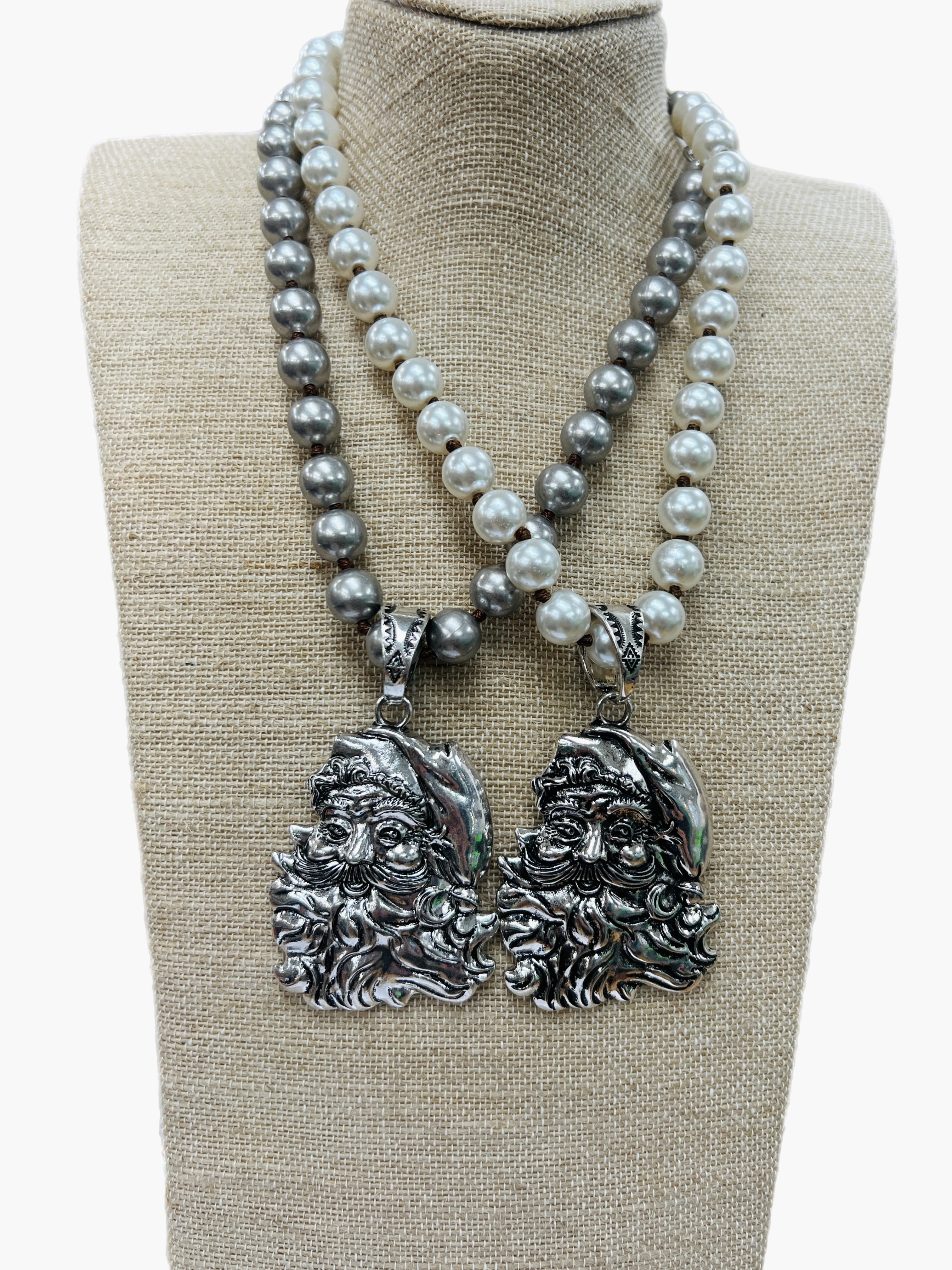 ATG Vintage Santa Necklaces on Simply Obsessed