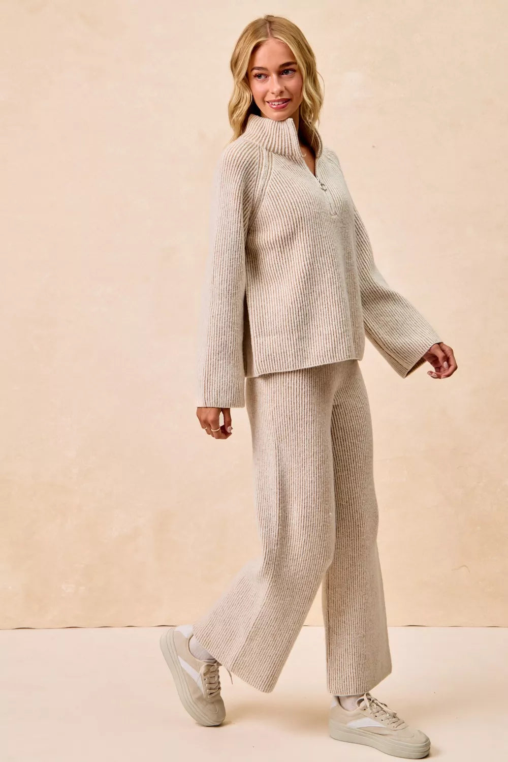 BiBi Two Tone Rib Texured Knit Collared Top with Zip Up on Simply Obsessed