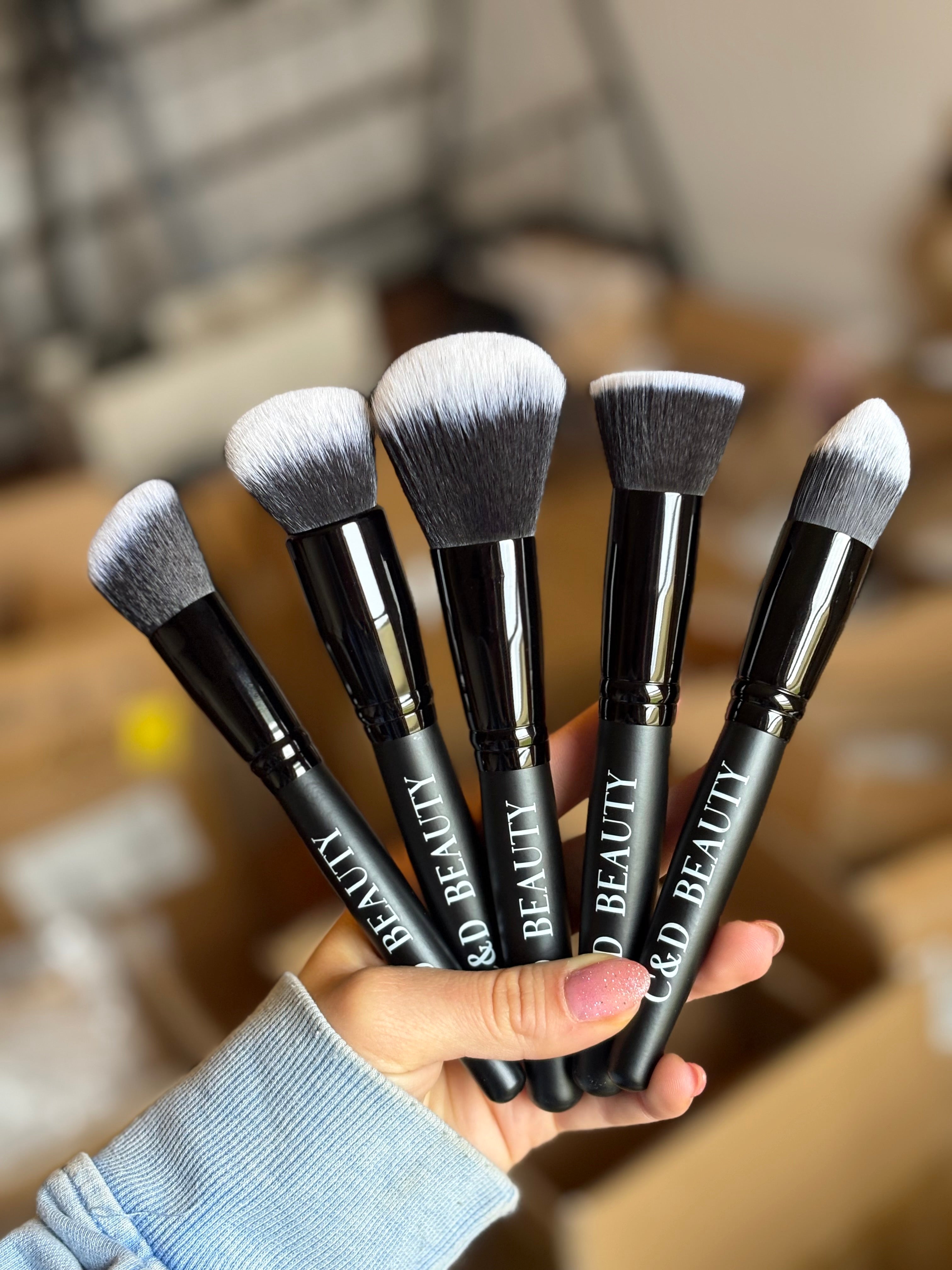 Makeup Brush Set on Simply Obsessed