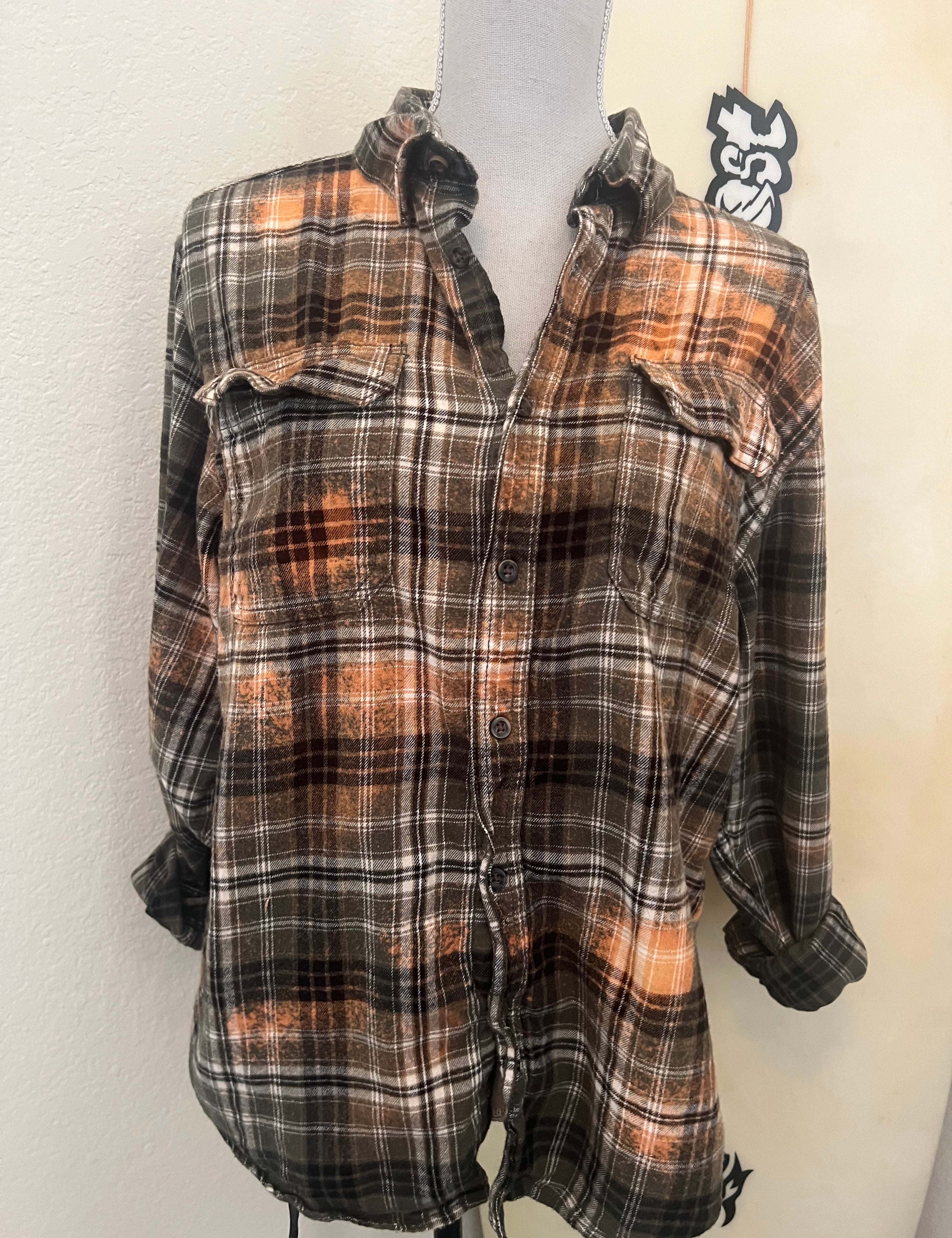 MALIBU HIPPIE Moss Bleached Flannel on Simply Obsessed