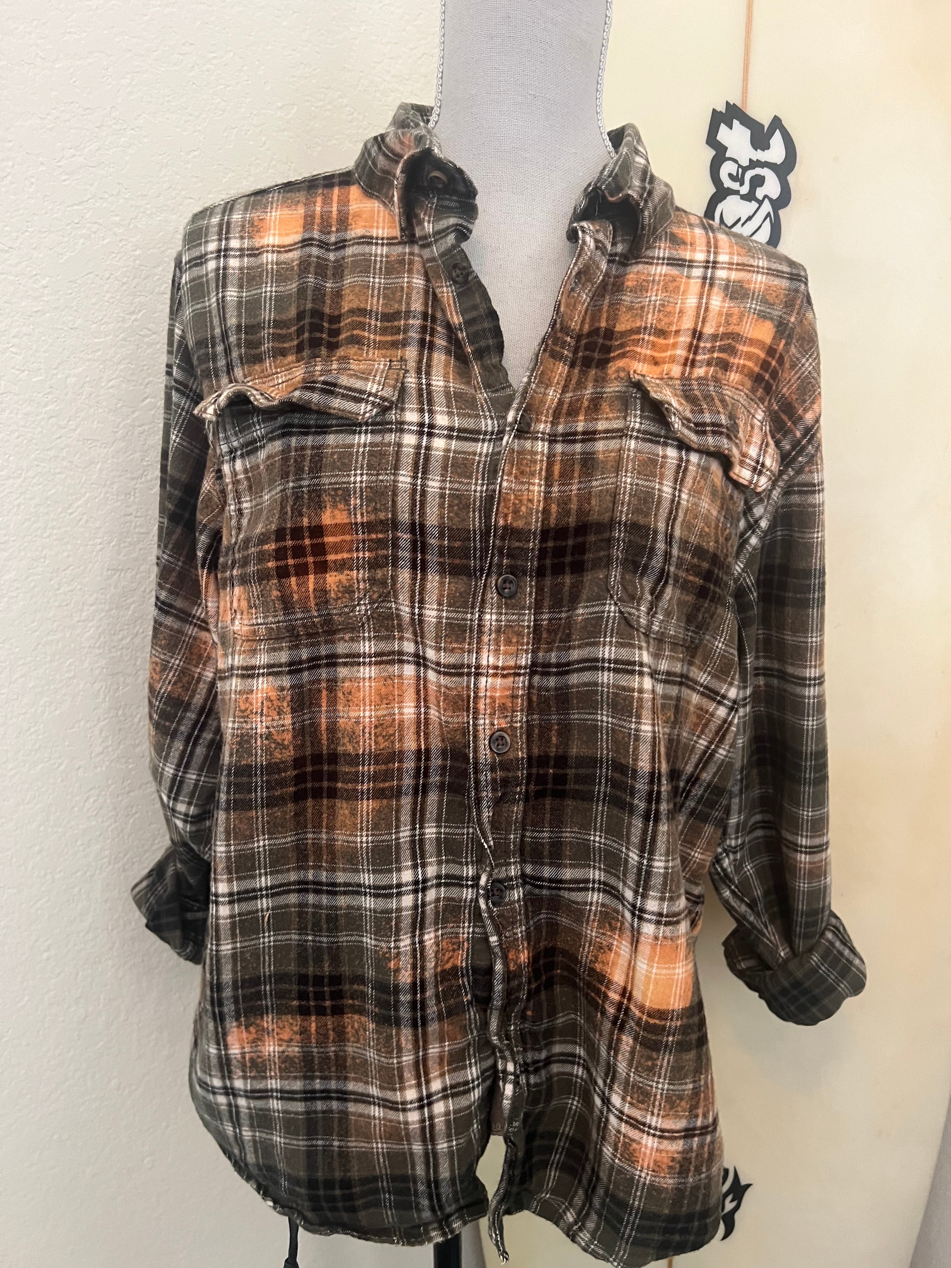 MALIBU HIPPIE Moss Bleached Flannel on Simply Obsessed