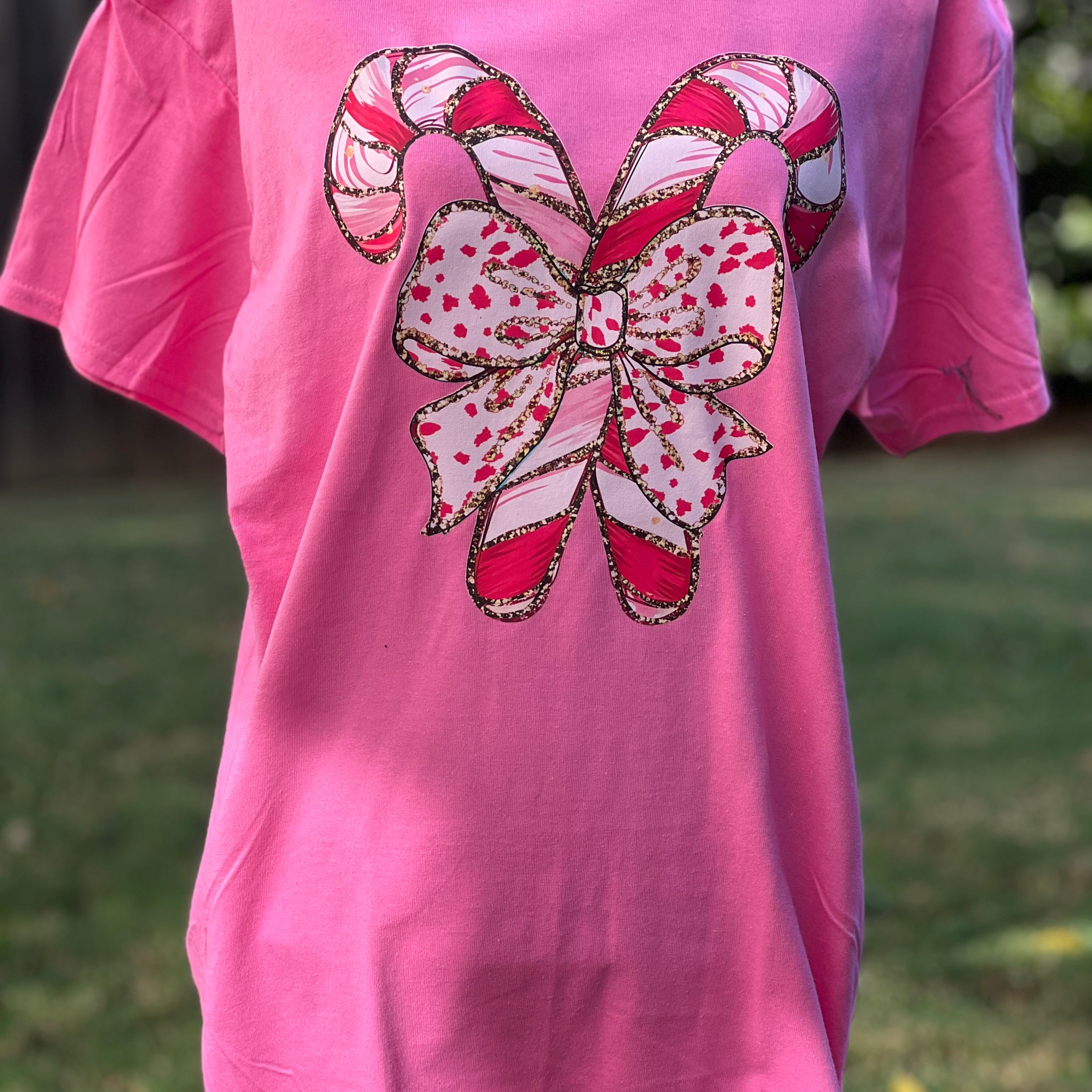 T-SHIRT JUNKIE Candy Cane Bow Tee on Simply Obsessed