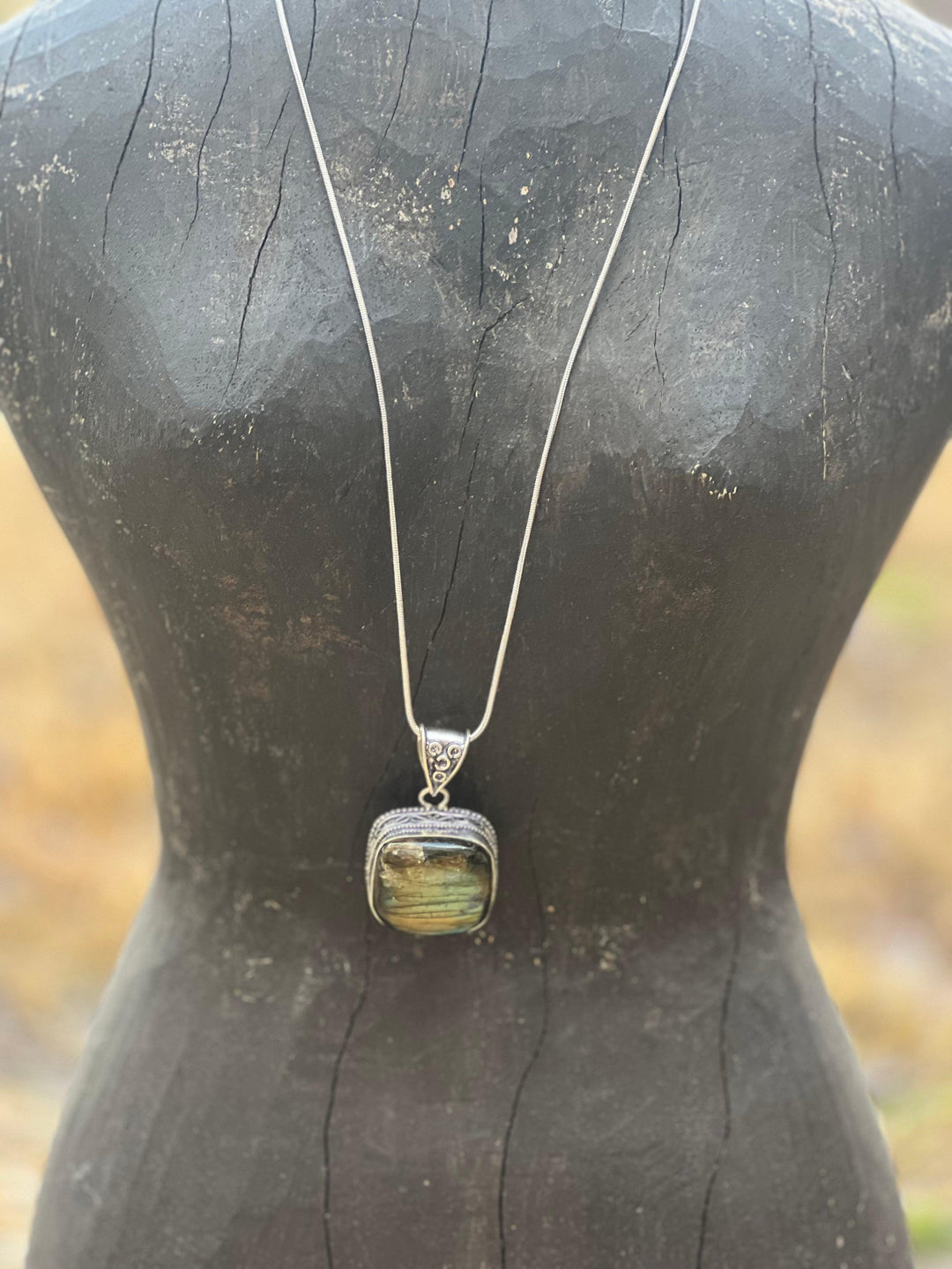 #9 Turkish Silver Labradorite Necklace on Simply Obsessed