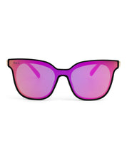 DAX Capri Sunglasses on Simply Obsessed