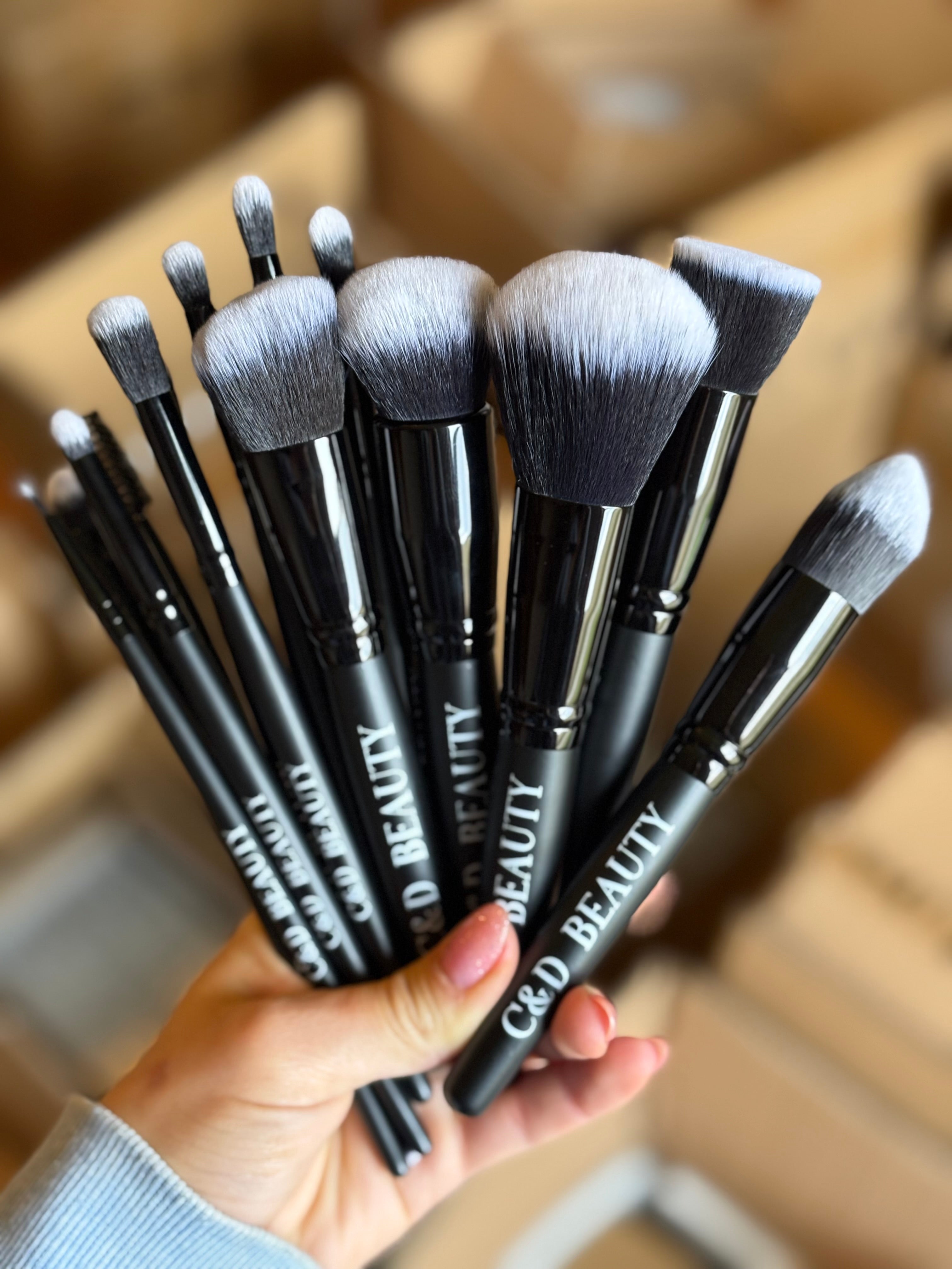 Makeup Brush Set on Simply Obsessed