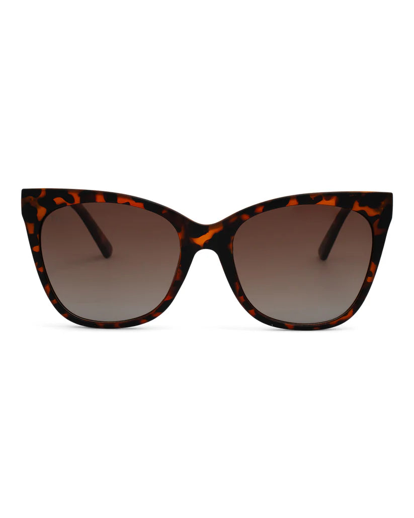 DAX Emily Sunglasses on Simply Obsessed