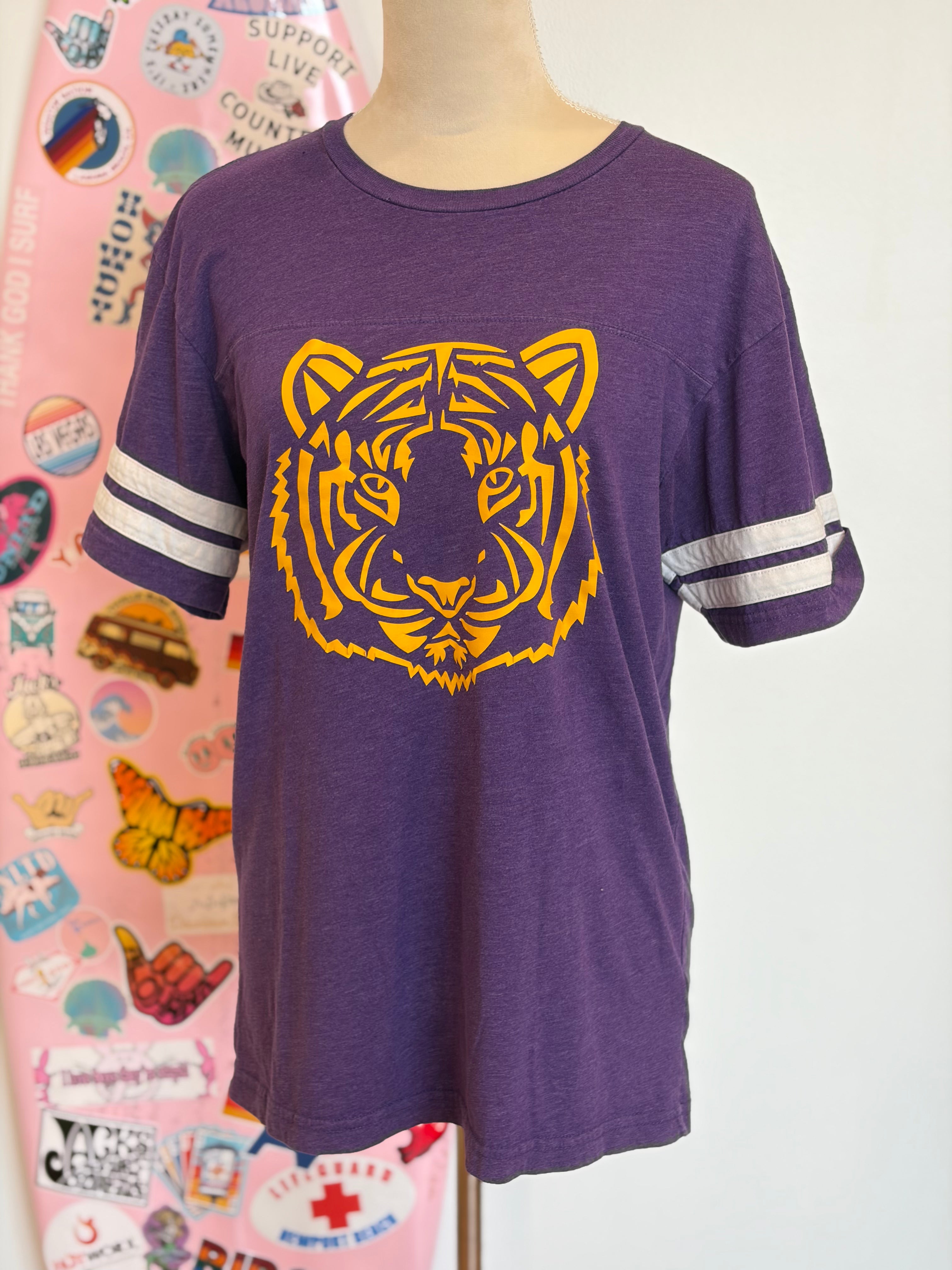 VINTAGE MALIBU HIPPIE Tigers Tee-Large