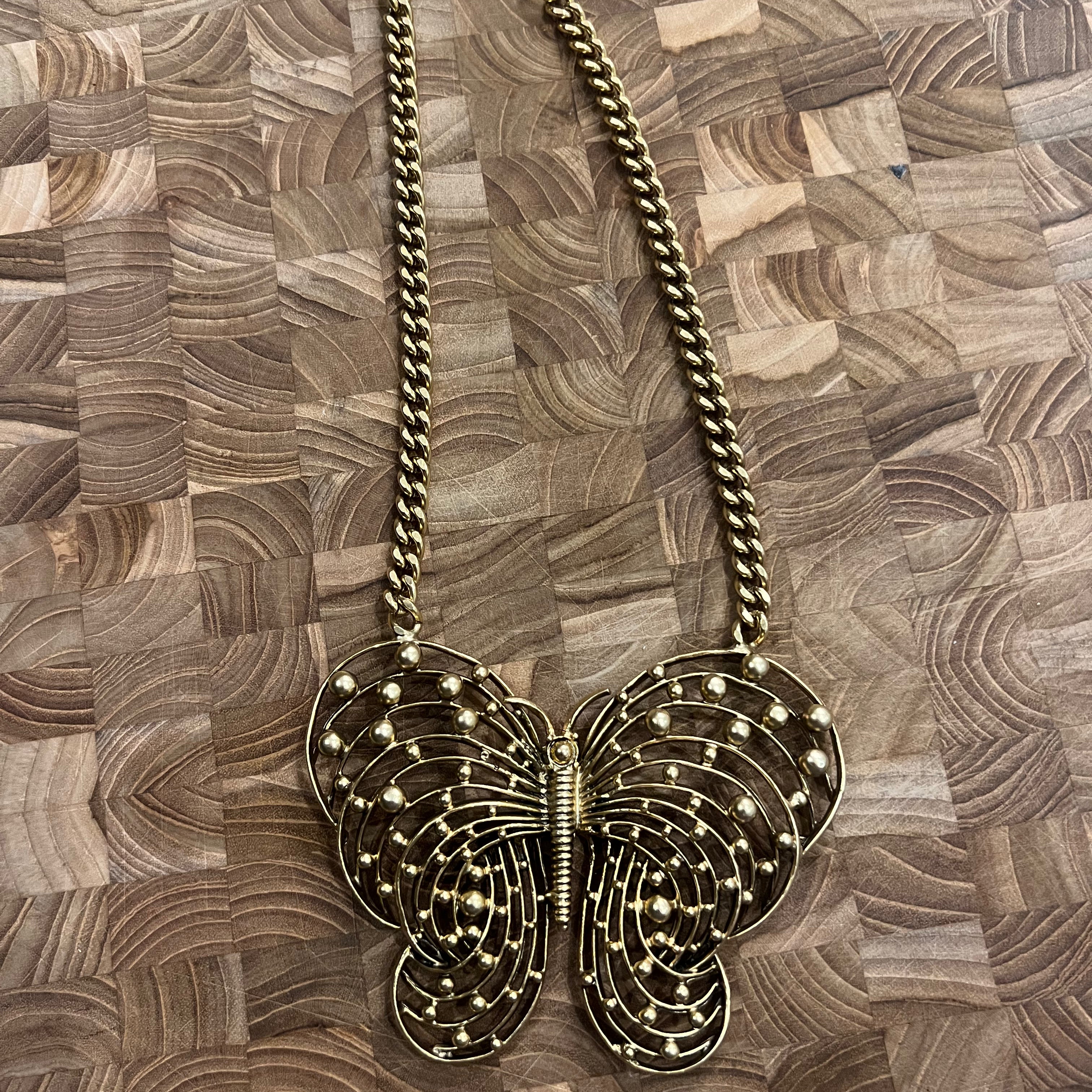 YOCHI Gold Butterfly Necklace *Vegas Live* on Simply Obsessed