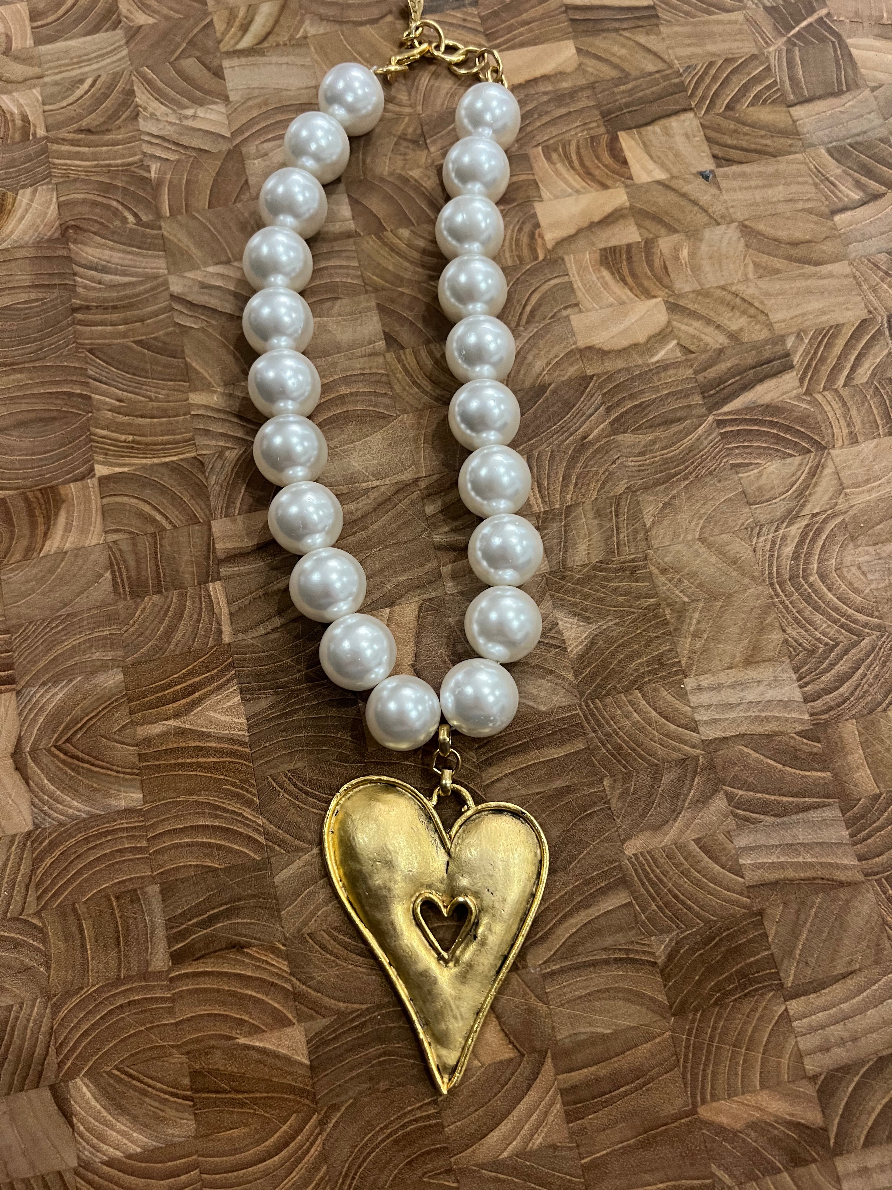 YOCHI Gold Heart & Pearl Necklace *Vegas Live* on Simply Obsessed