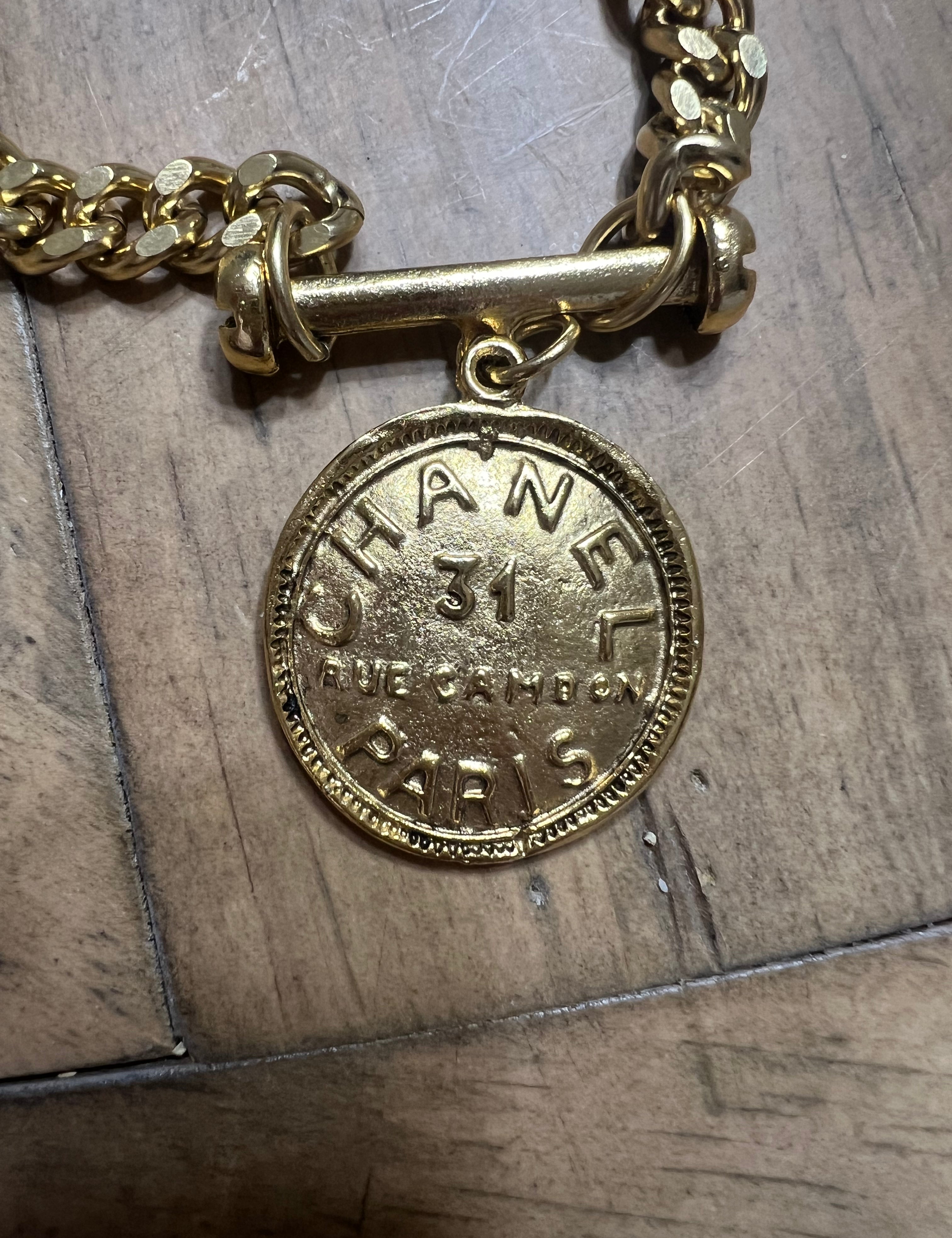 YOCHI Vintage Designer Inspired Gold Bar Coin Necklace on Simply Obsessed