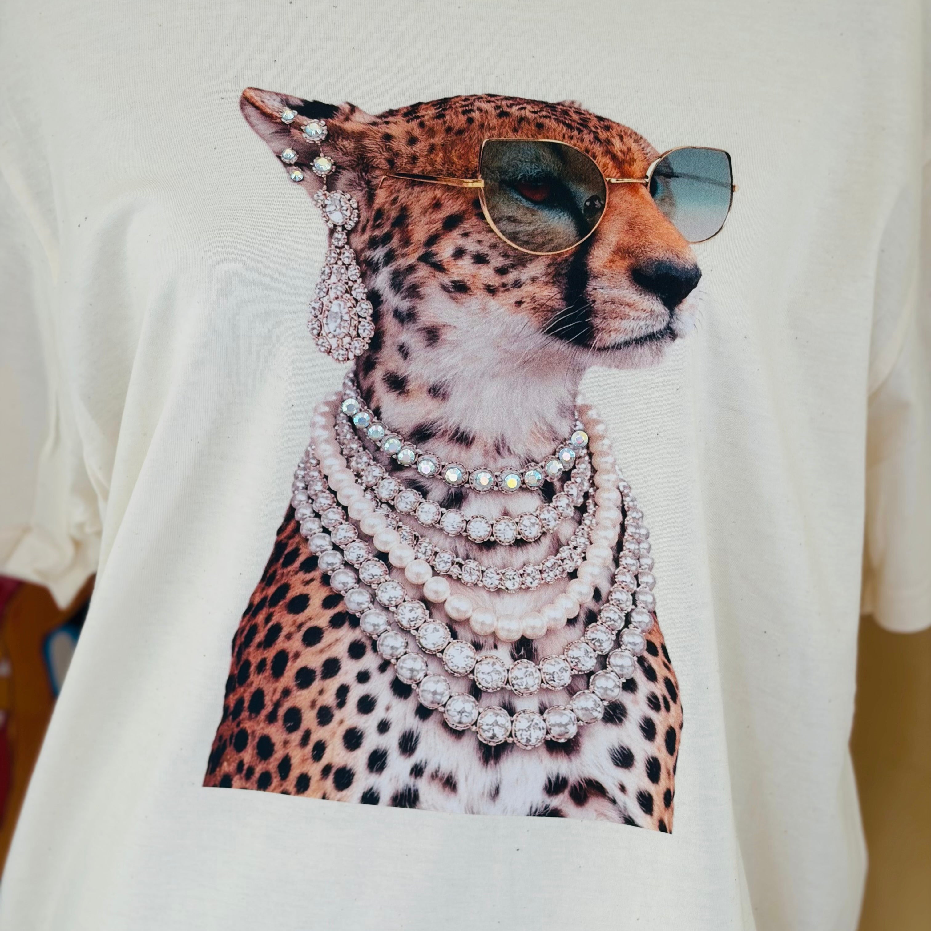 WS: T-SHIRT JUNKIE Classy Leopard Bling Tee on Simply Obsessed