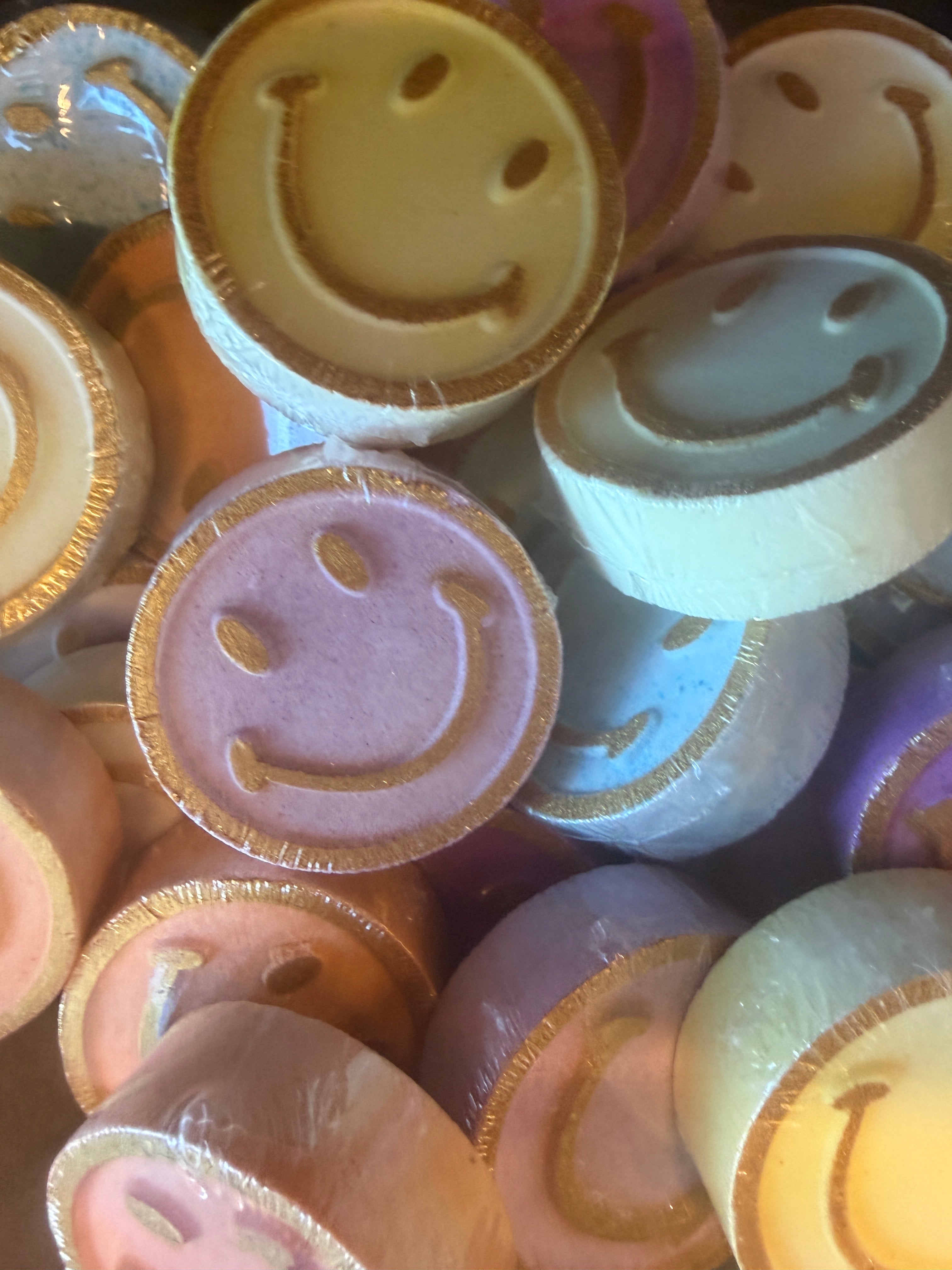 Set of 3 Smiley Shower Steamers on Simply Obsessed