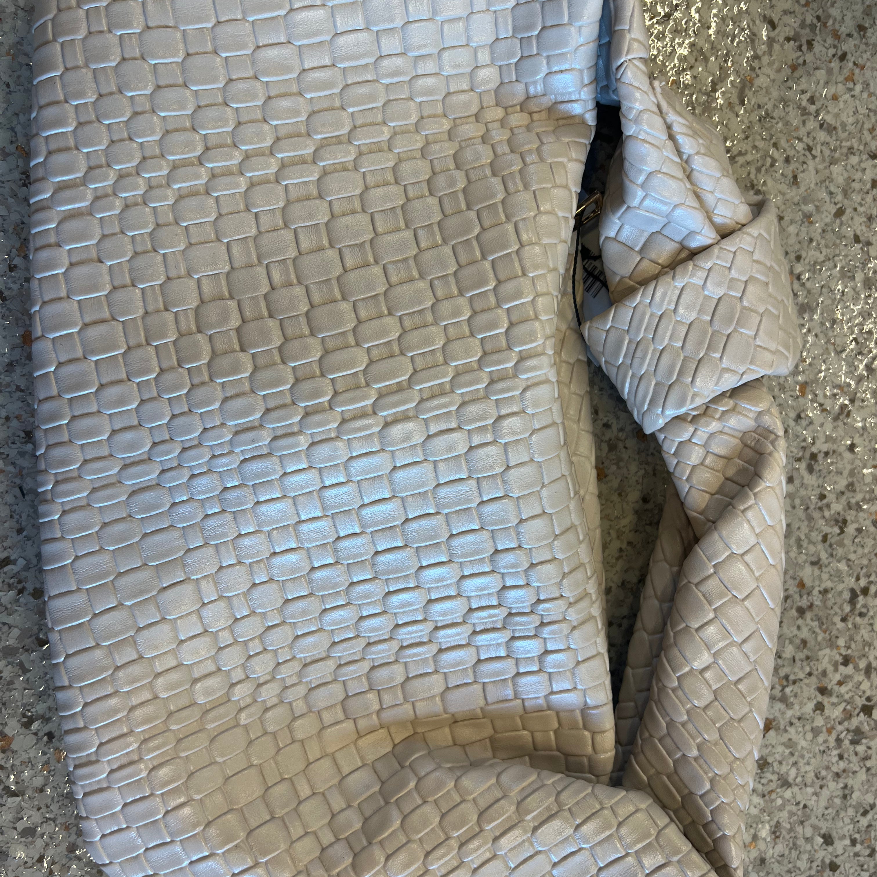 Adorable Dupe Twist Clutch Bag on Simply Obsessed