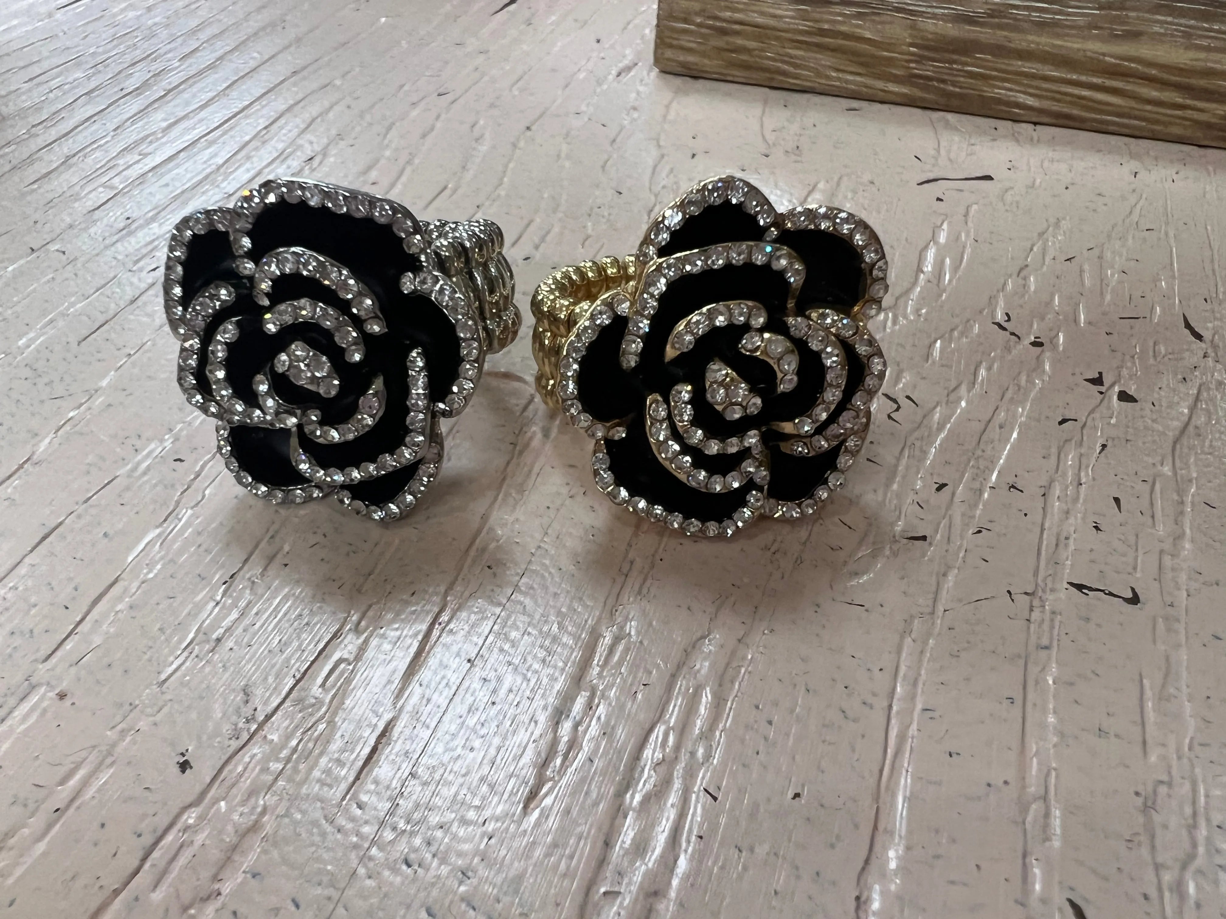 ATG Bling Flower Stretchy Rings on Simply Obsessed
