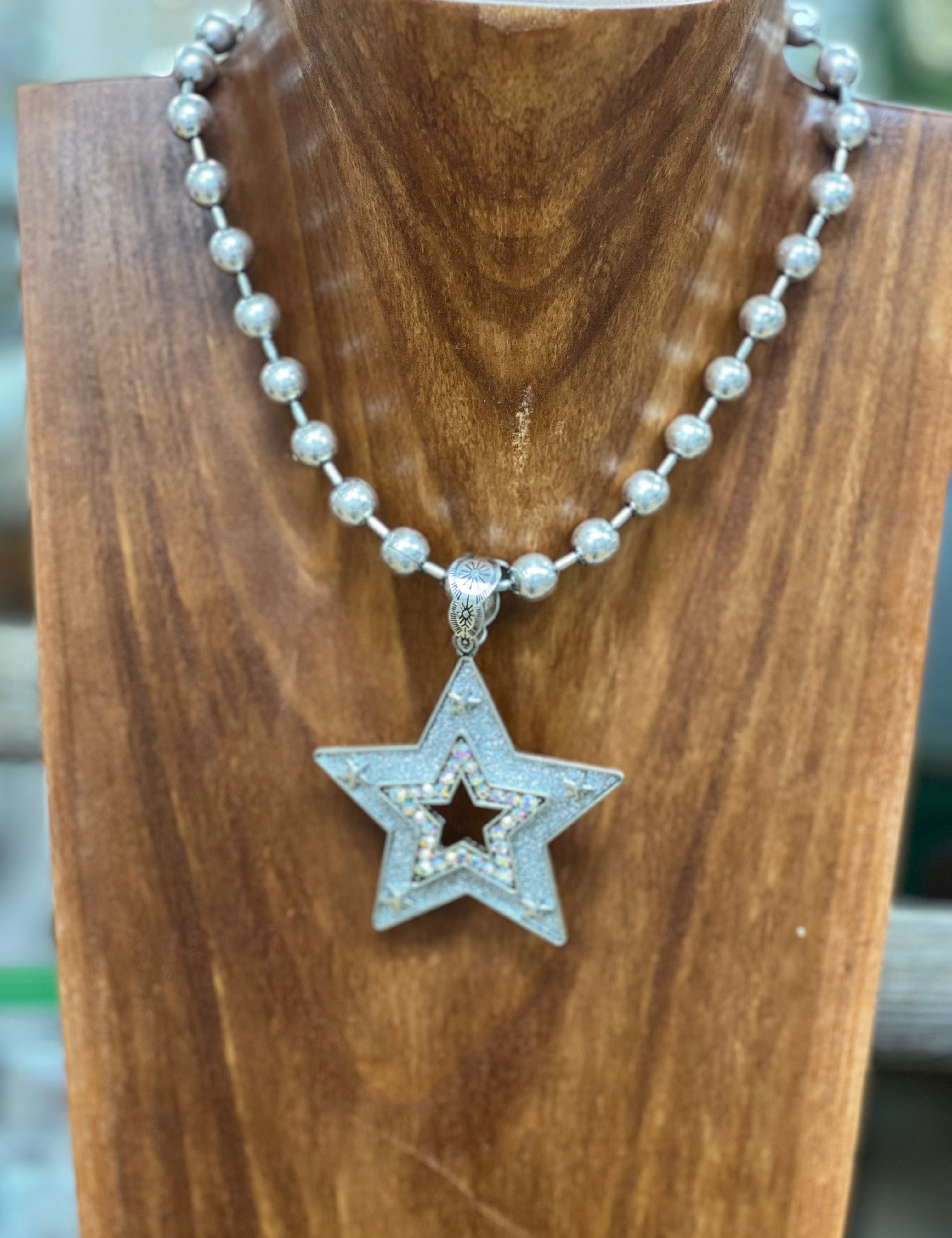 ATG Bling Star Necklaces on Simply Obsessed