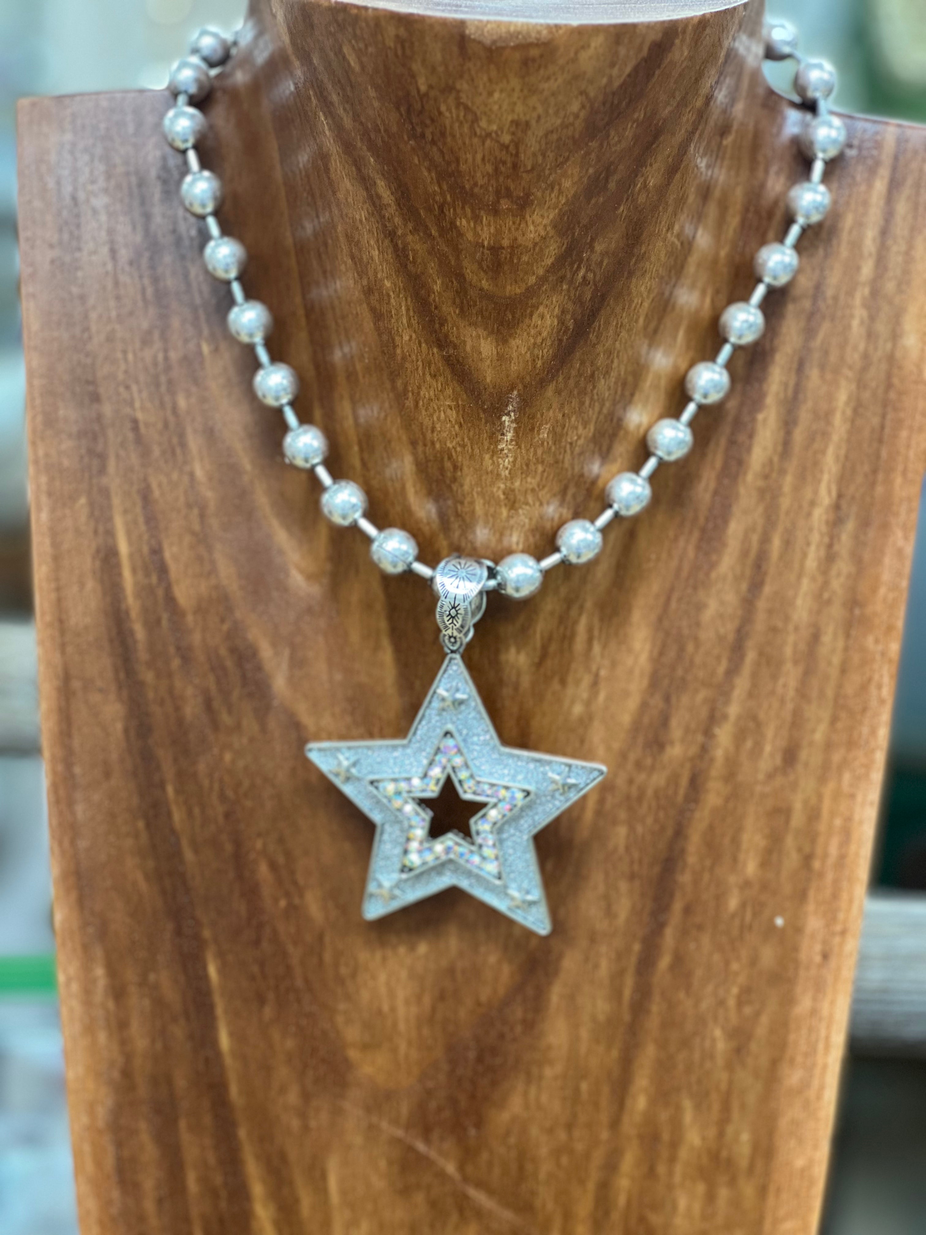 ATG Bling Star Necklaces on Simply Obsessed