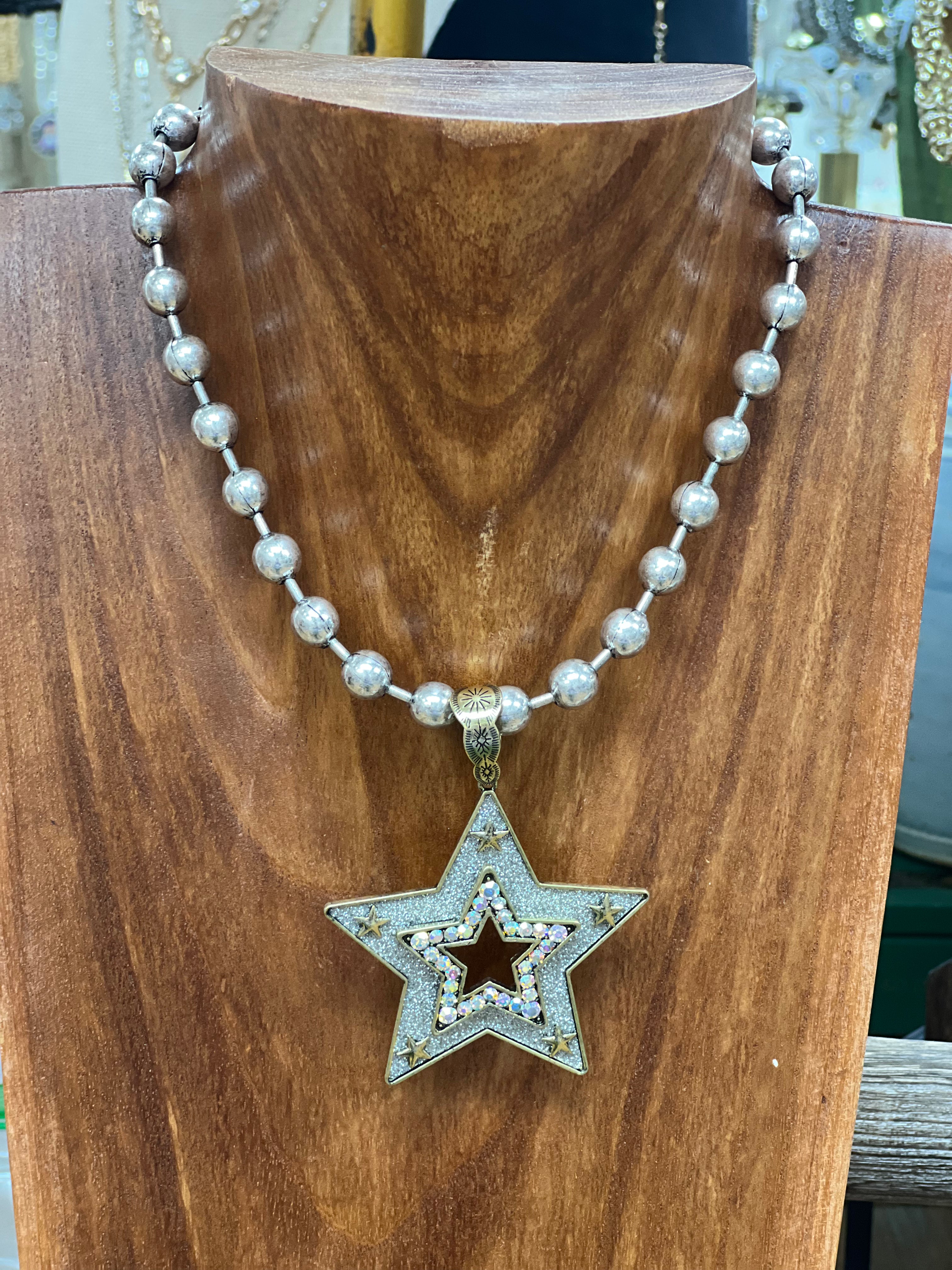 ATG Bling Star Necklaces on Simply Obsessed