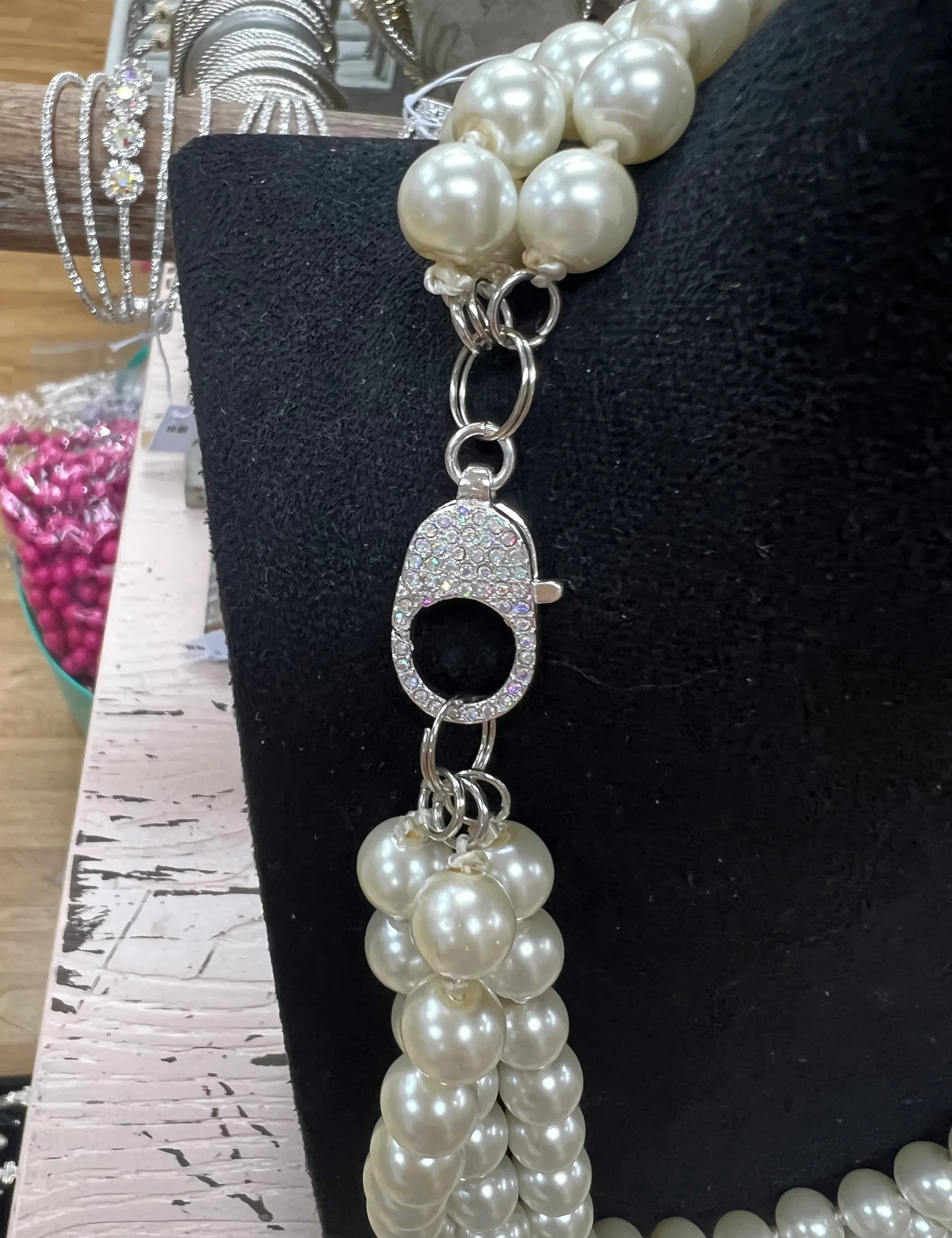  Bling Clasp Necklace on Simply Obsessed