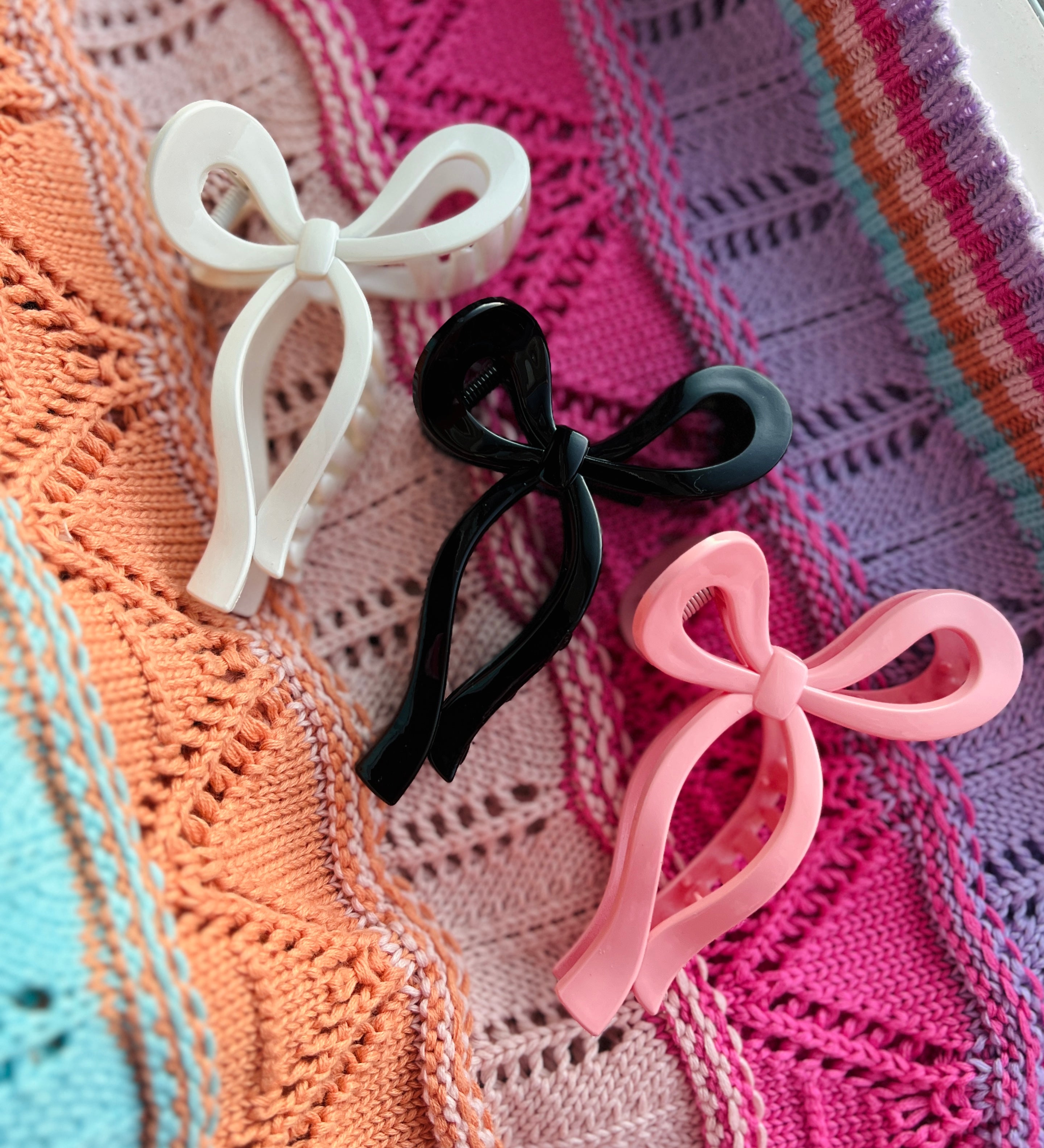 Bow Hair Clips on Simply Obsessed