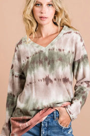 BIBI Brushed Tie Dye Looking Print V Neck Top on Simply Obsessed