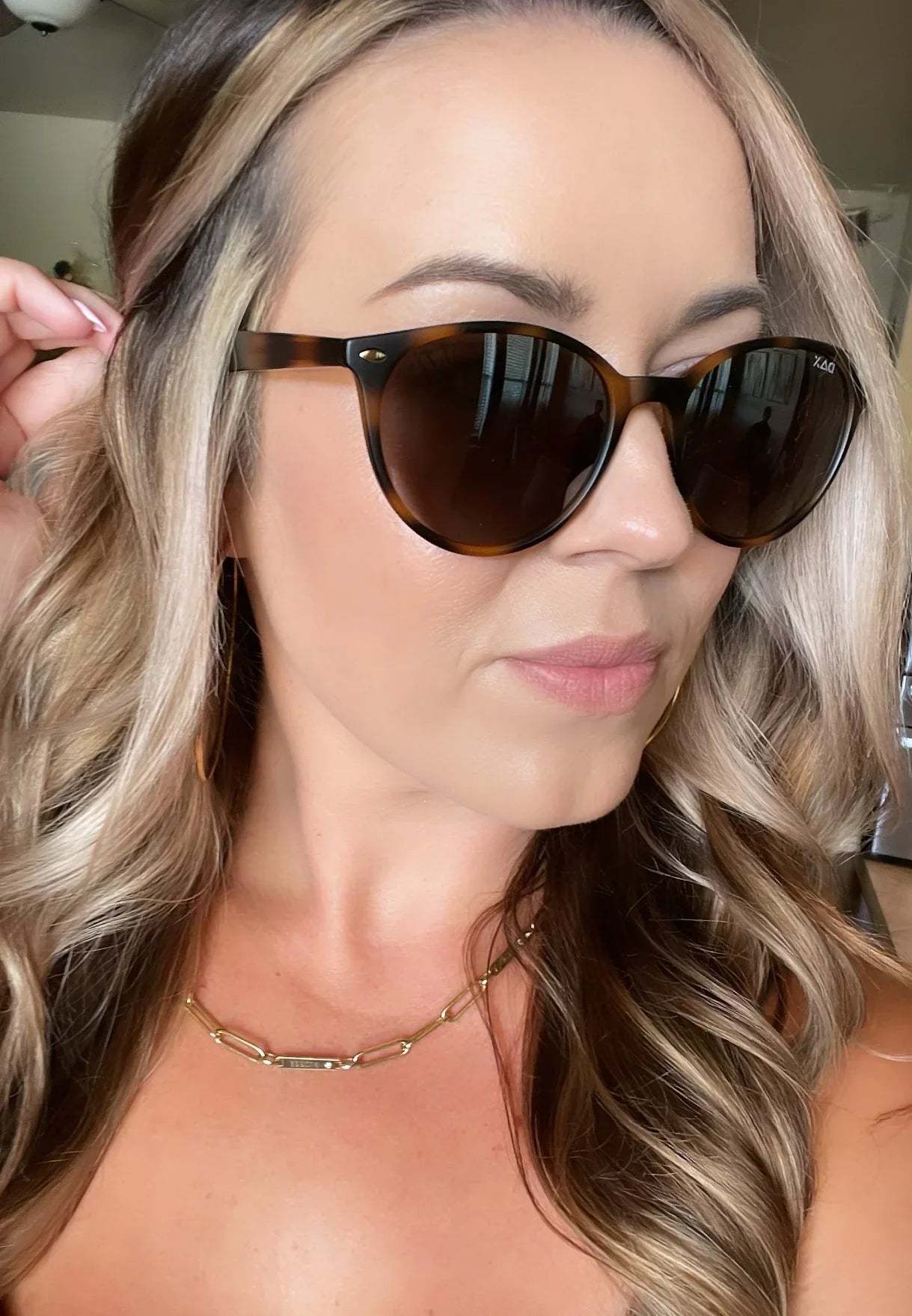 DAX Asher Shell Sunglasses on Simply Obsessed