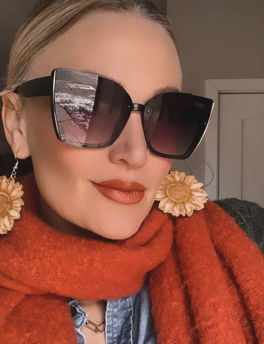 DAX Athena Black Sunglasses on Simply Obsessed