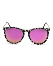 DAX Midnight Sunglasses on Simply Obsessed
