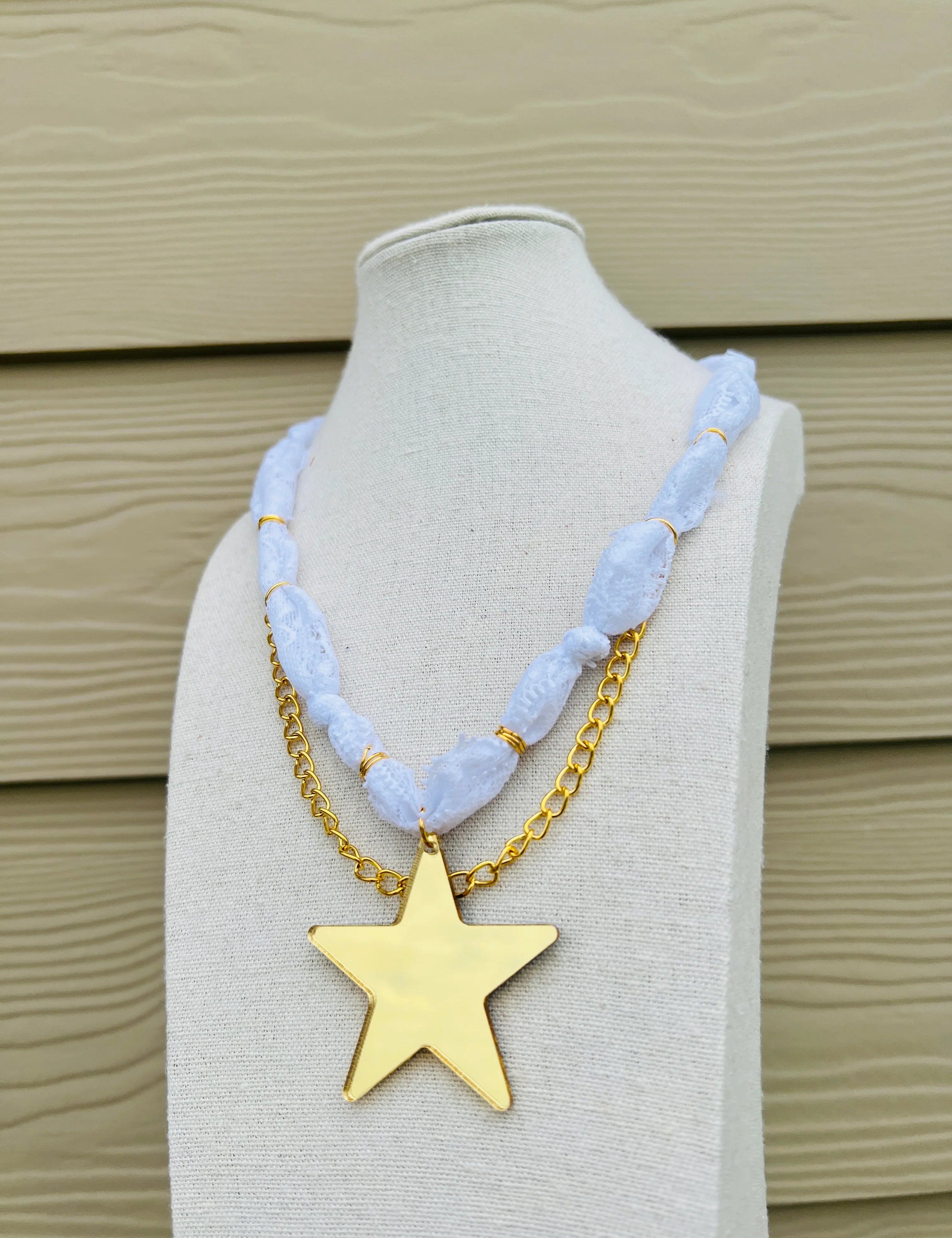 Chain Layered Star Necklace on Simply Obsessed
