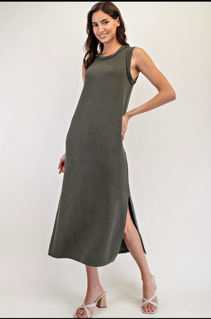 EESOME Textured Midi Dress w/ Side Slit on Simply Obsessed