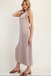 EESOME Textured Midi Dress w/ Side Slit on Simply Obsessed