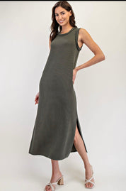 EESOME Textured Midi Dress w/ Side Slit on Simply Obsessed