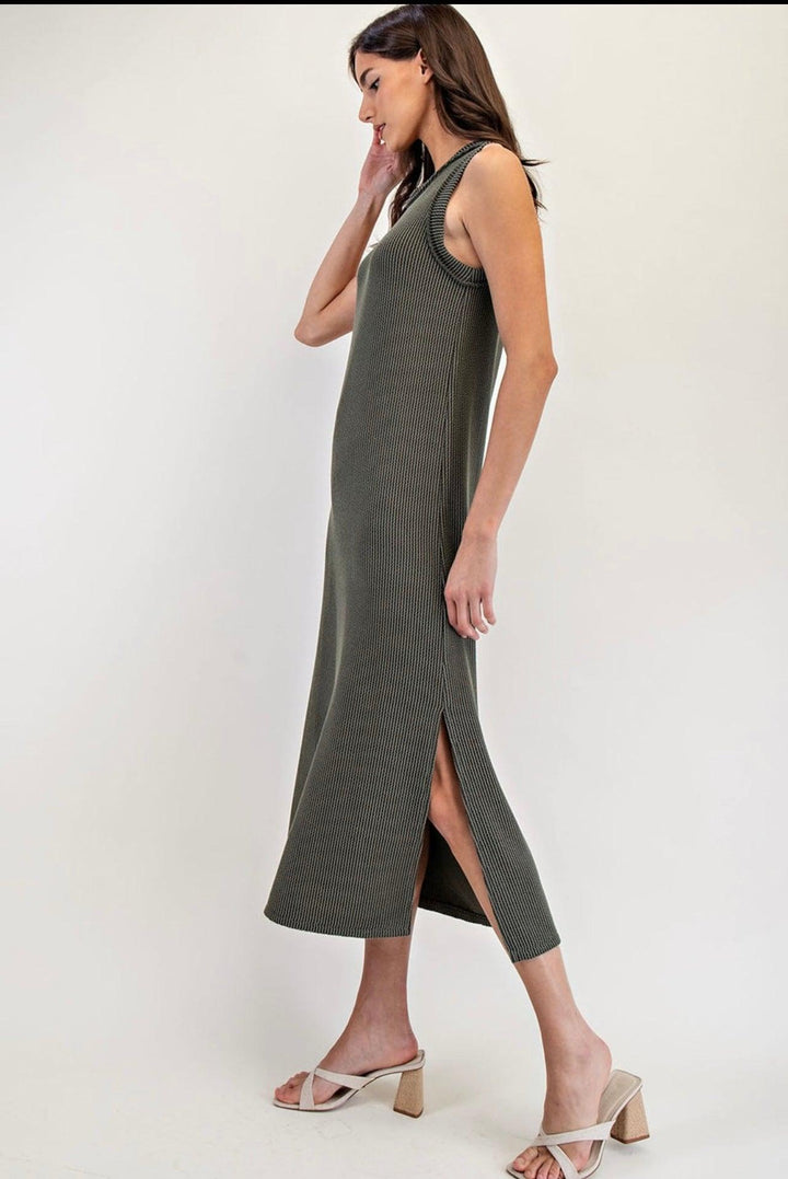 EESOME Textured Midi Dress w/ Side Slit on Simply Obsessed