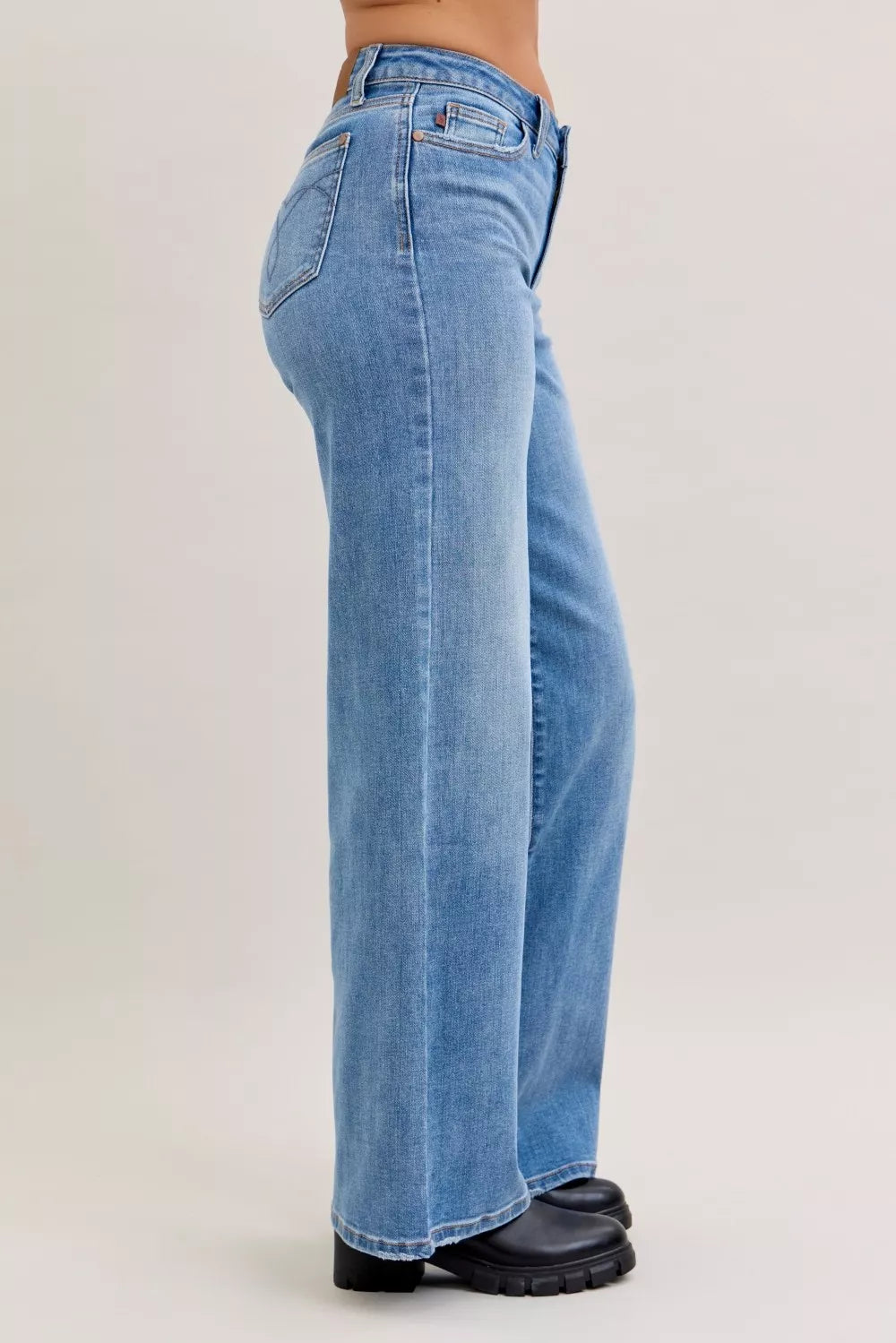 JUDY BLIUE Mid Rise Retro Wide Leg Jeans on Simply Obsessed