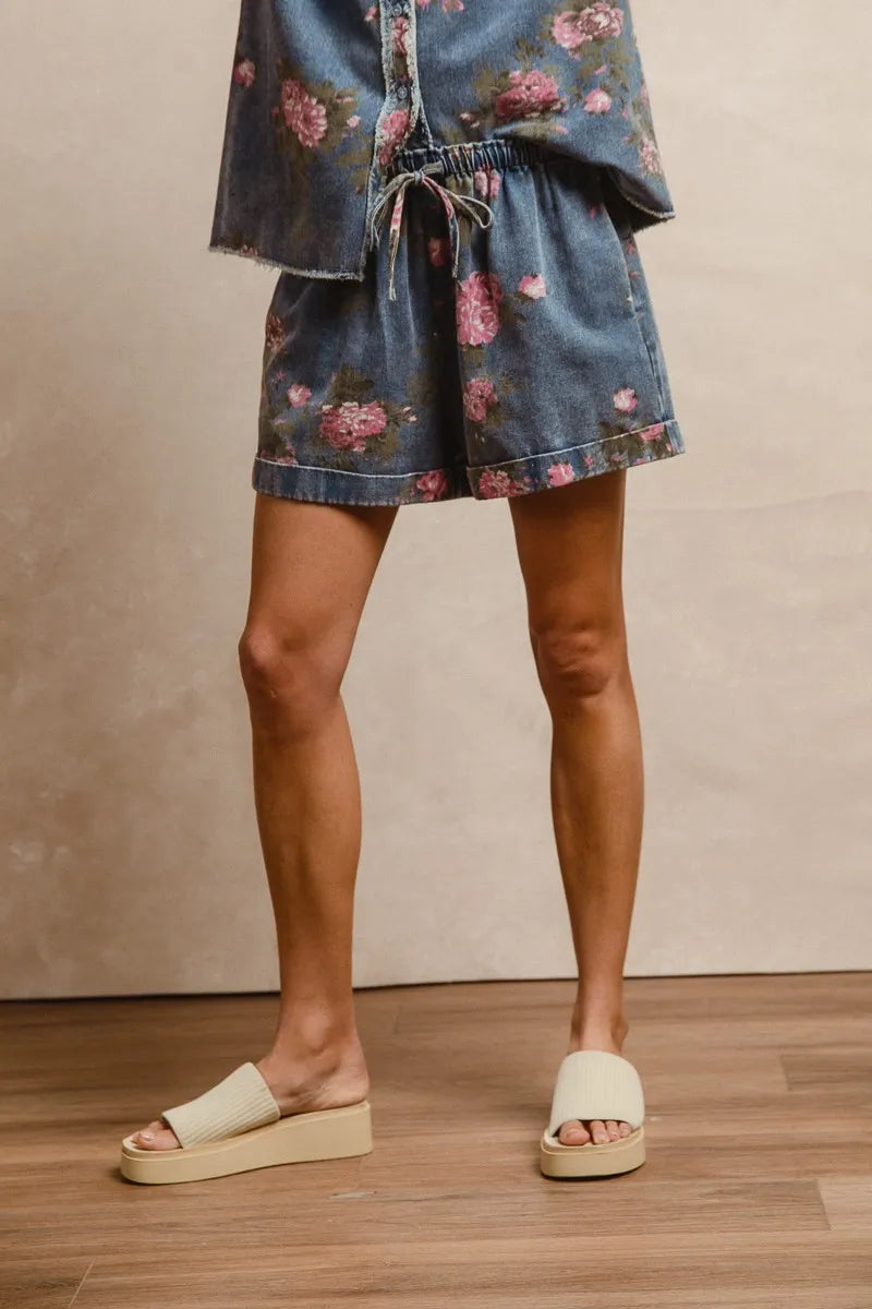 BiBi Floral Printed Denim Short Pants With Pocket on Simply Obsessed