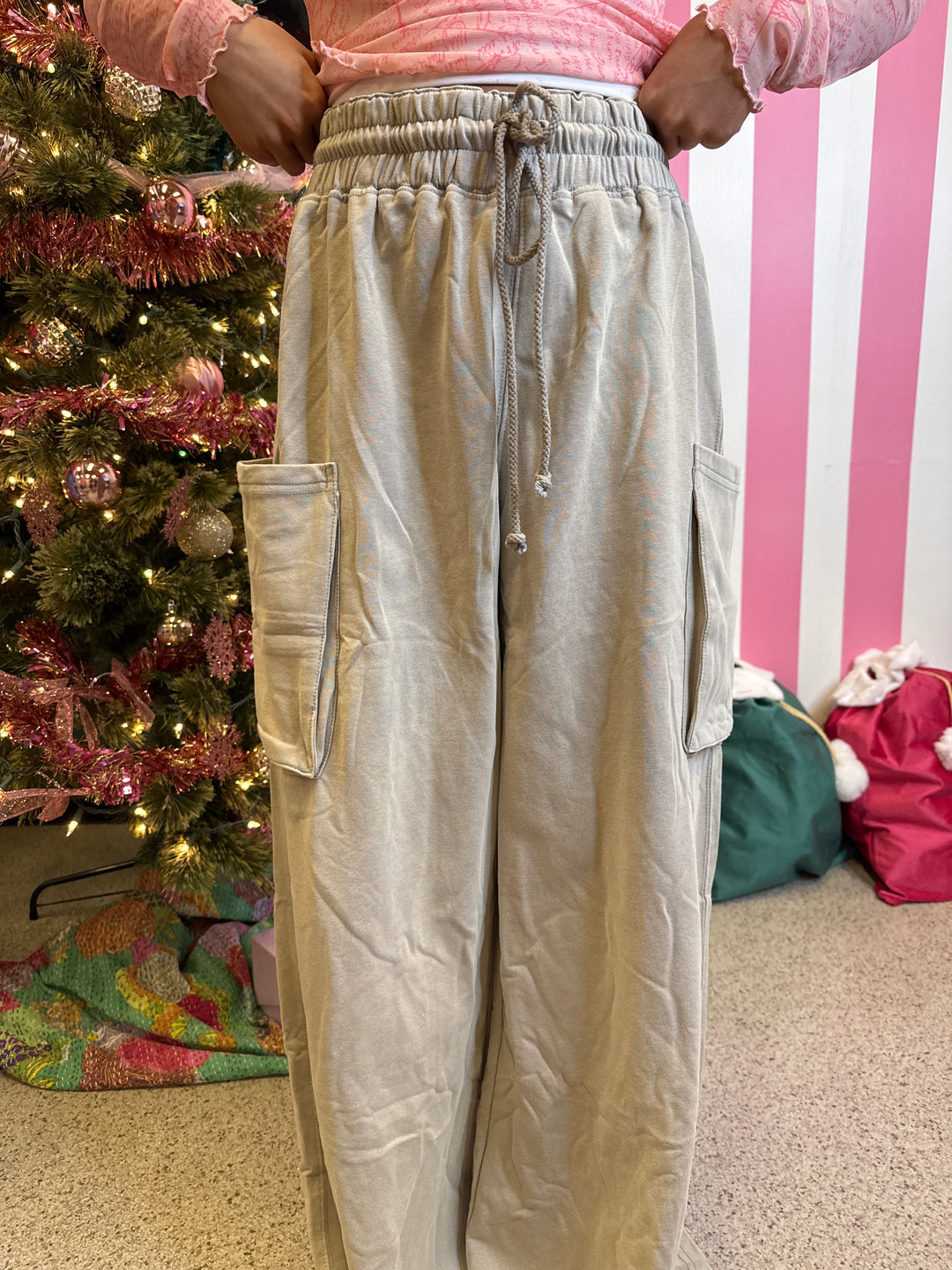 FANTASTIC FAWN Grey Pants w/ Pocket Details on Side on Simply Obsessed