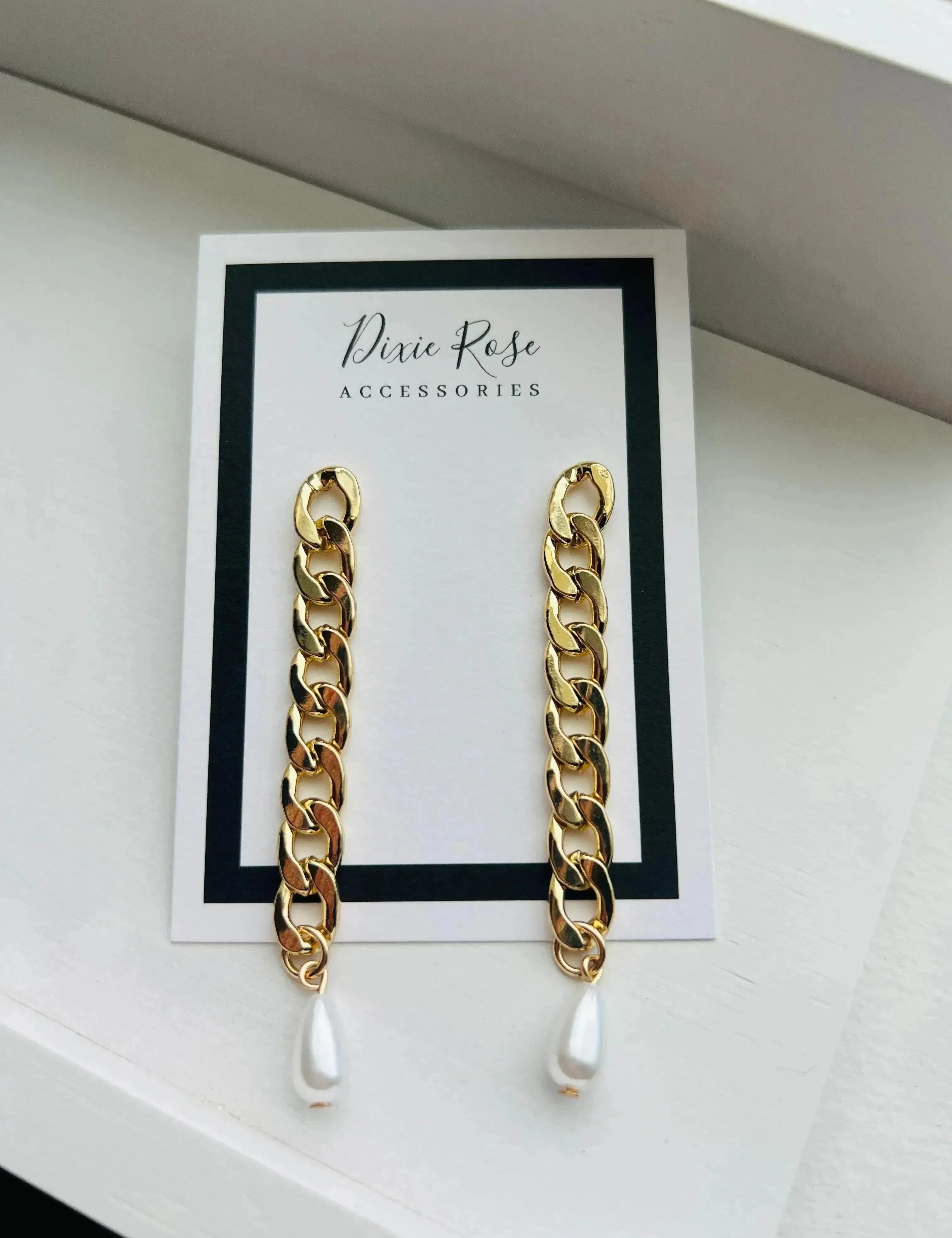 Gold Chain Drop Earrings on Simply Obsessed