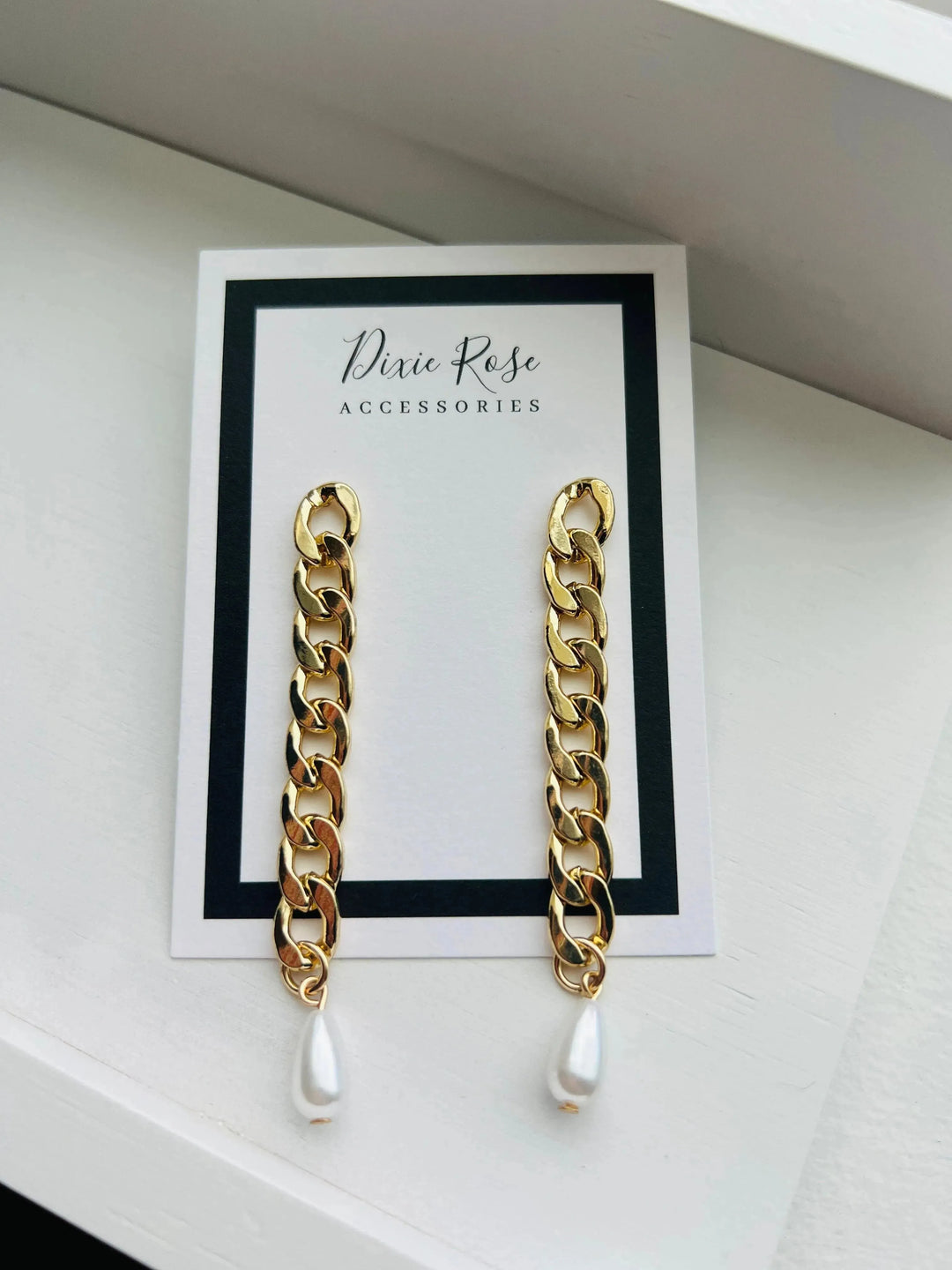 Gold Chain Drop Earrings on Simply Obsessed