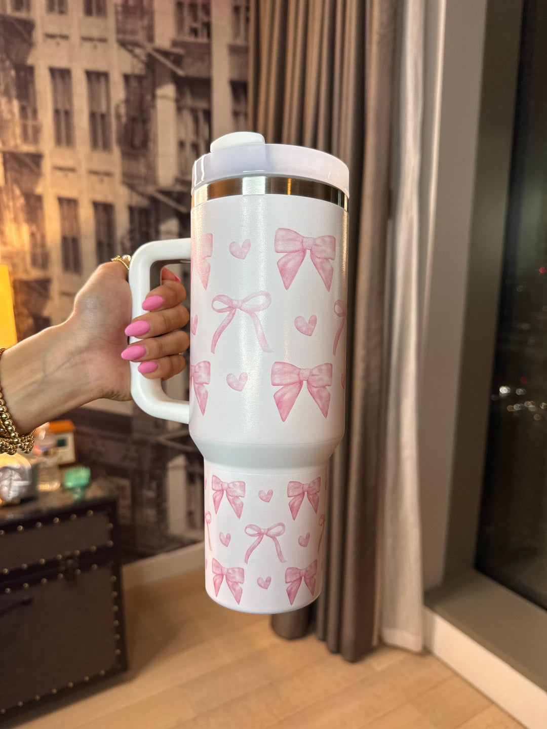 LA Finds 40oz Pink Bow Tumbler on Simply Obsessed